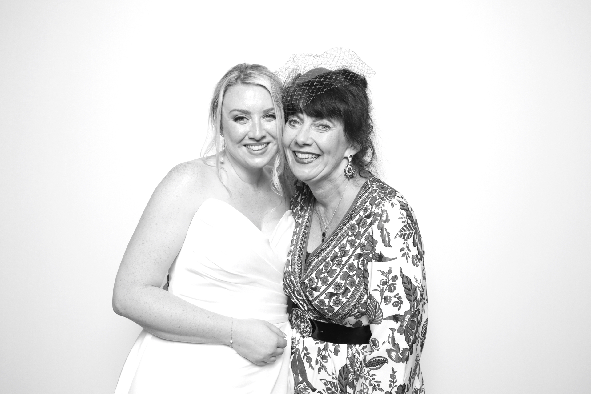 William & Jessica | View more photos from the event at images.mobile-photo-booth.com/u/MobilePhotoBoothUK/William-Jessica