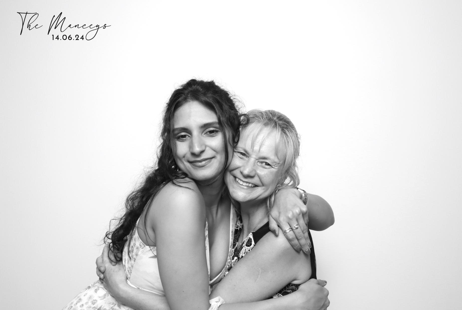 Adam & Alana | View more photos from the event at images.mobile-photo-booth.com/u/MobilePhotoBoothUK/Adam-Alana