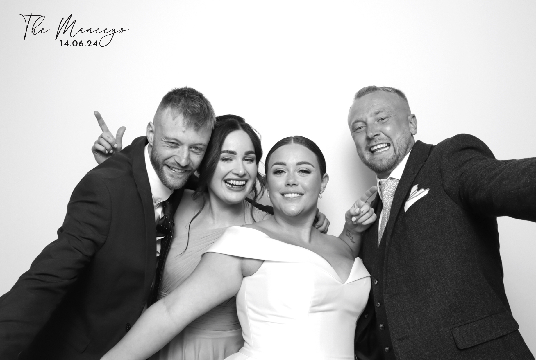 Adam & Alana | View more photos from the event at images.mobile-photo-booth.com/u/MobilePhotoBoothUK/Adam-Alana