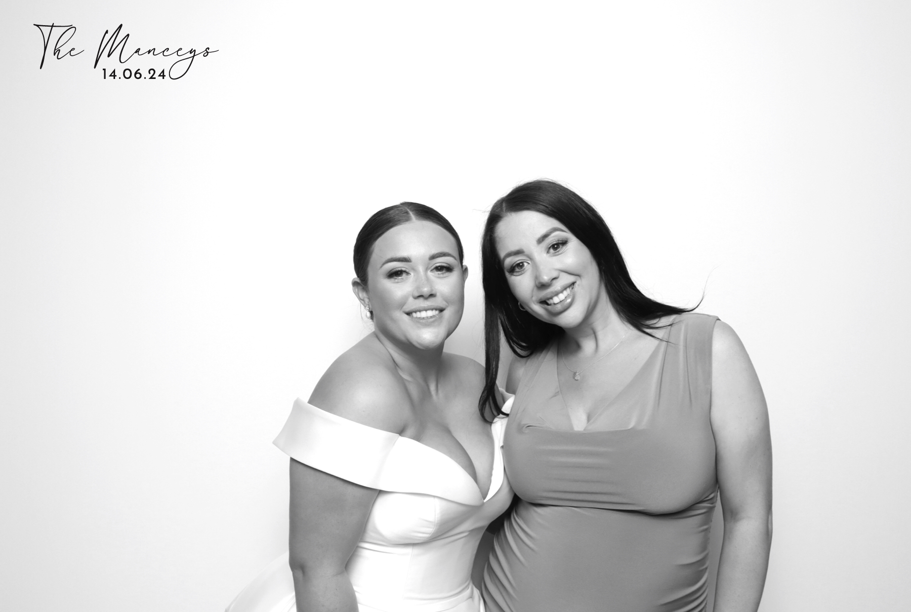 Adam & Alana | View more photos from the event at images.mobile-photo-booth.com/u/MobilePhotoBoothUK/Adam-Alana