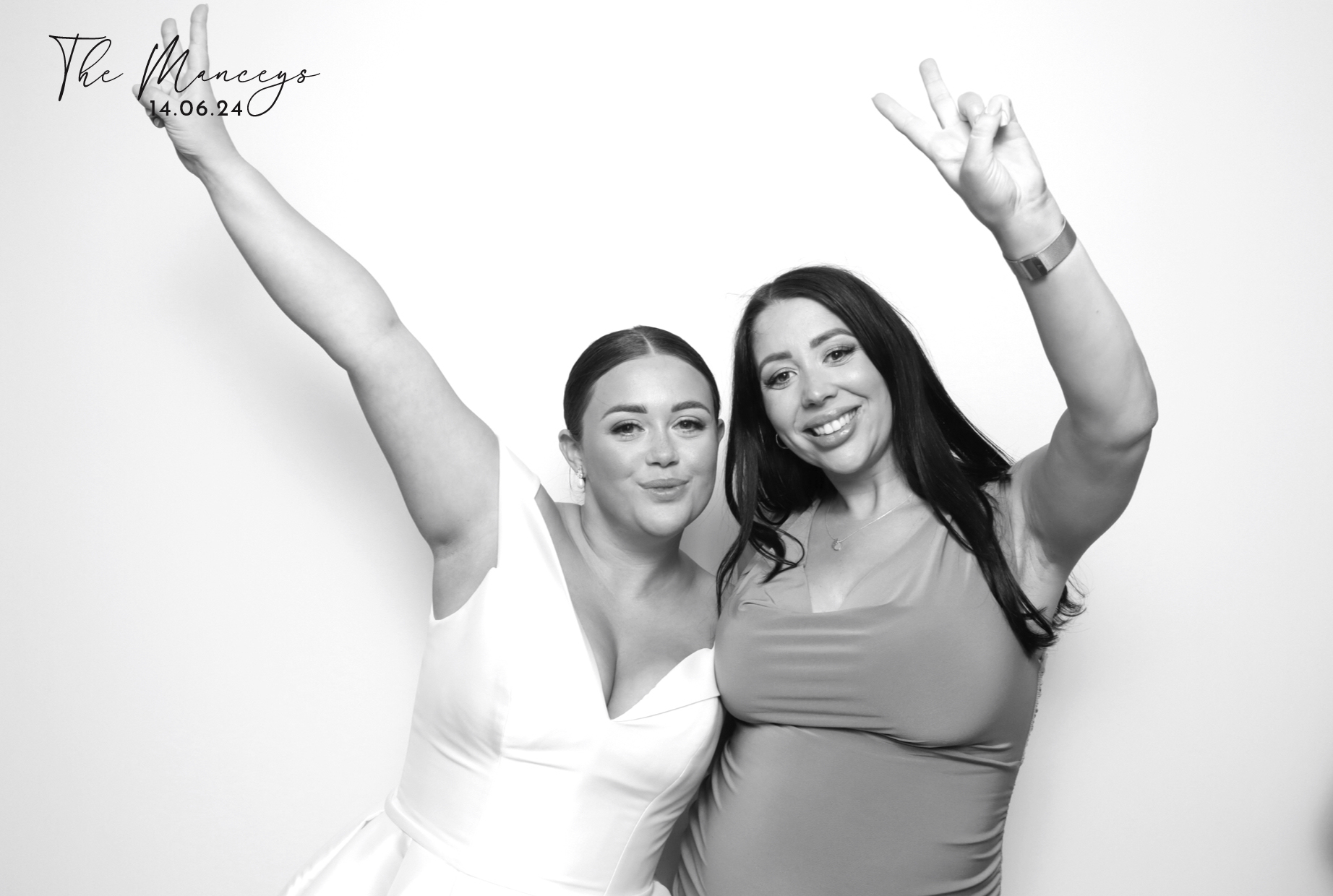 Adam & Alana | View more photos from the event at images.mobile-photo-booth.com/u/MobilePhotoBoothUK/Adam-Alana