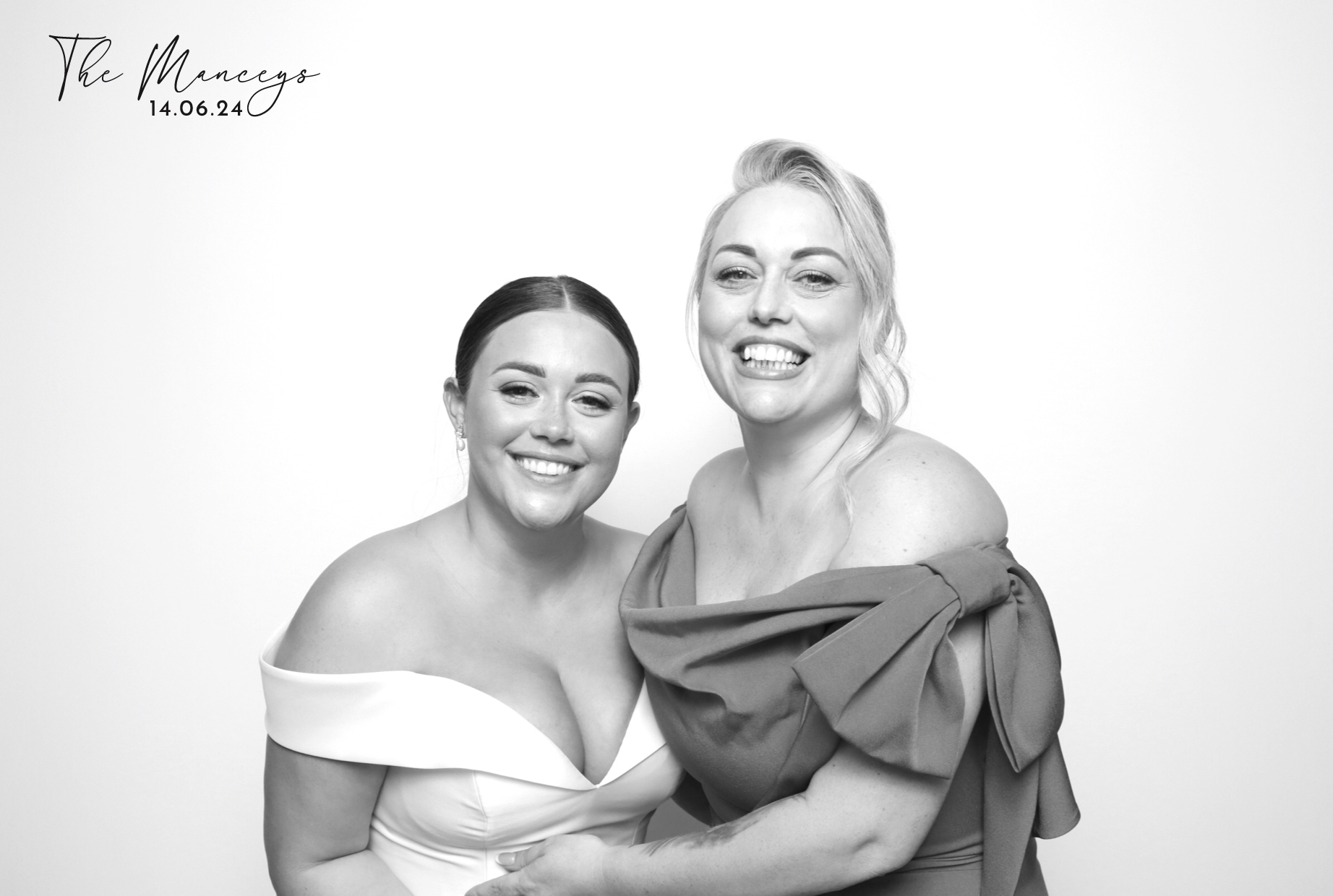 Adam & Alana | View more photos from the event at images.mobile-photo-booth.com/u/MobilePhotoBoothUK/Adam-Alana