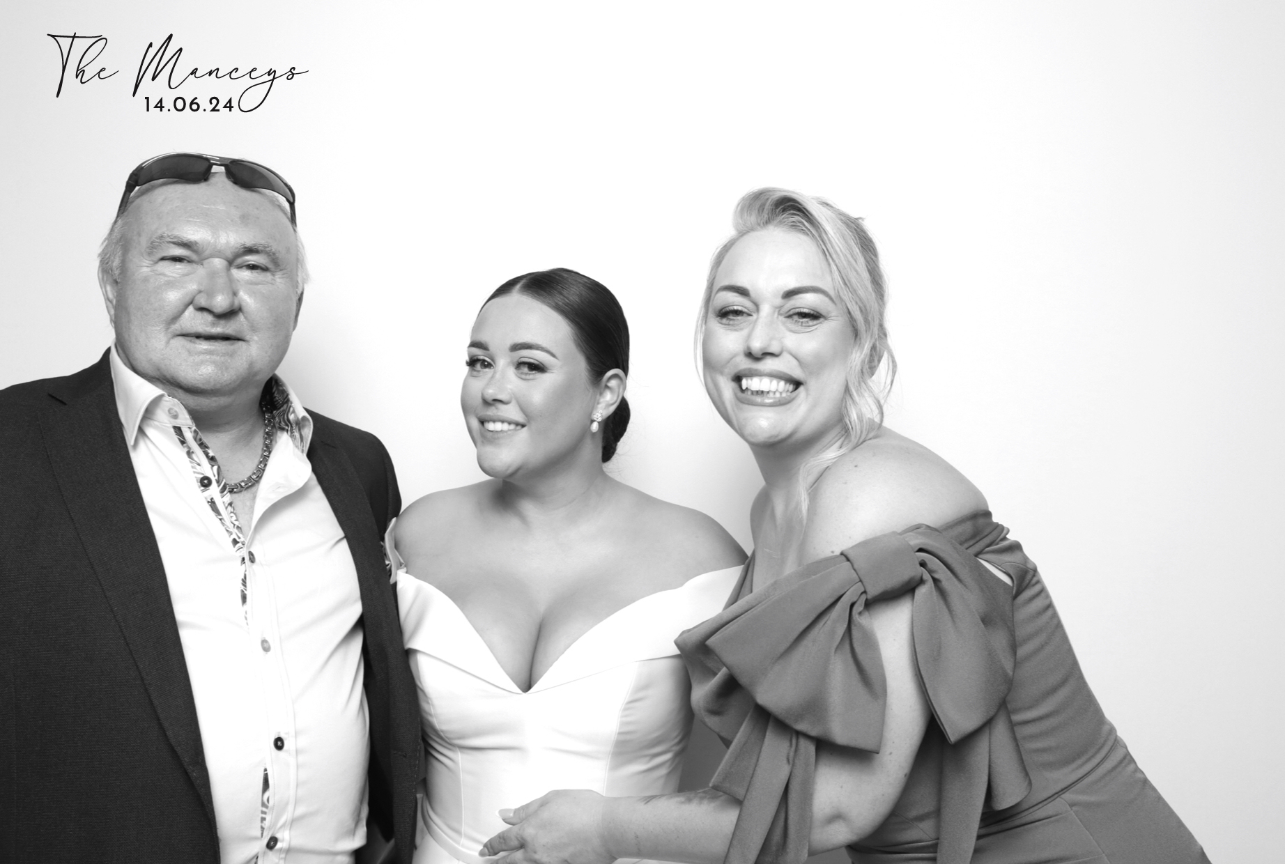 Adam & Alana | View more photos from the event at images.mobile-photo-booth.com/u/MobilePhotoBoothUK/Adam-Alana