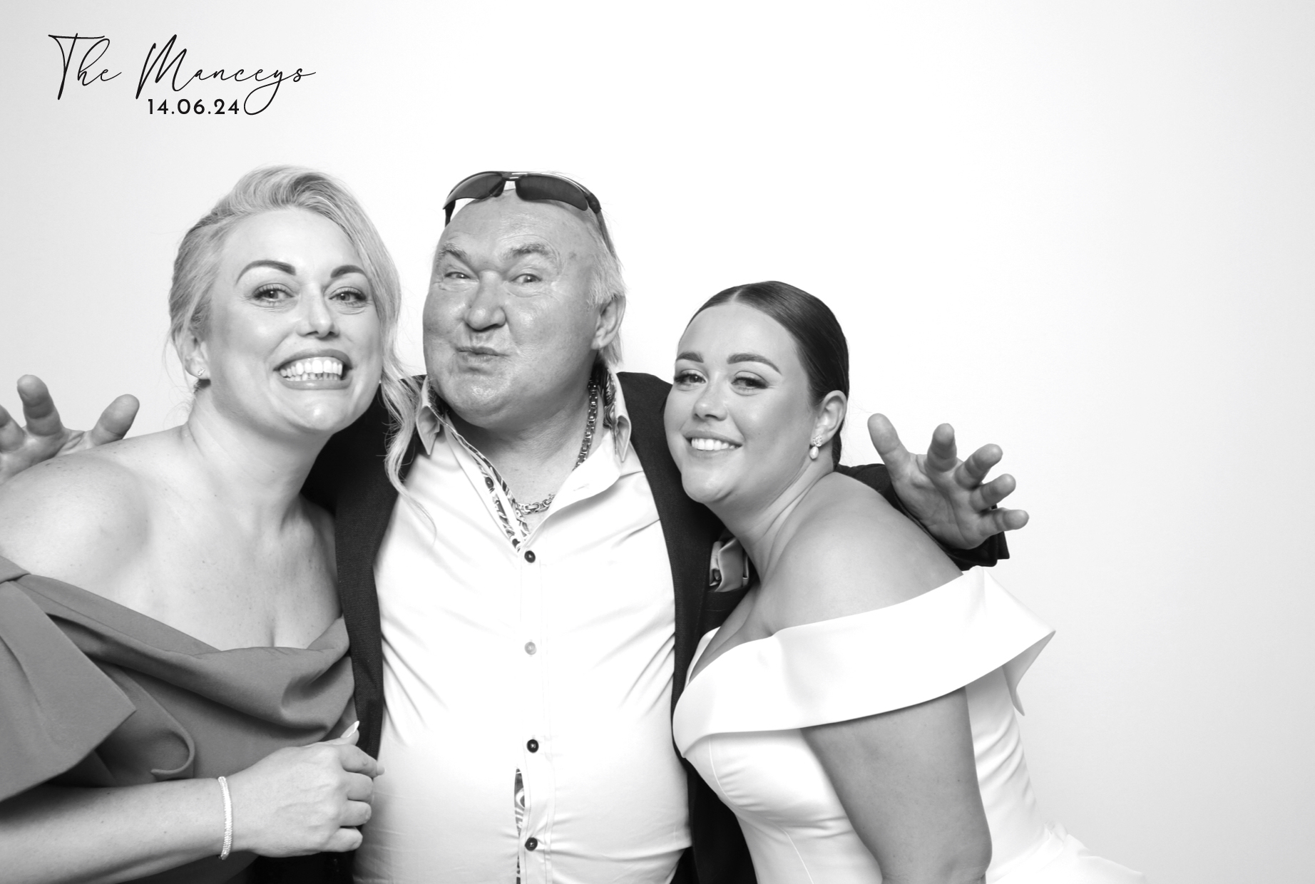 Adam & Alana | View more photos from the event at images.mobile-photo-booth.com/u/MobilePhotoBoothUK/Adam-Alana