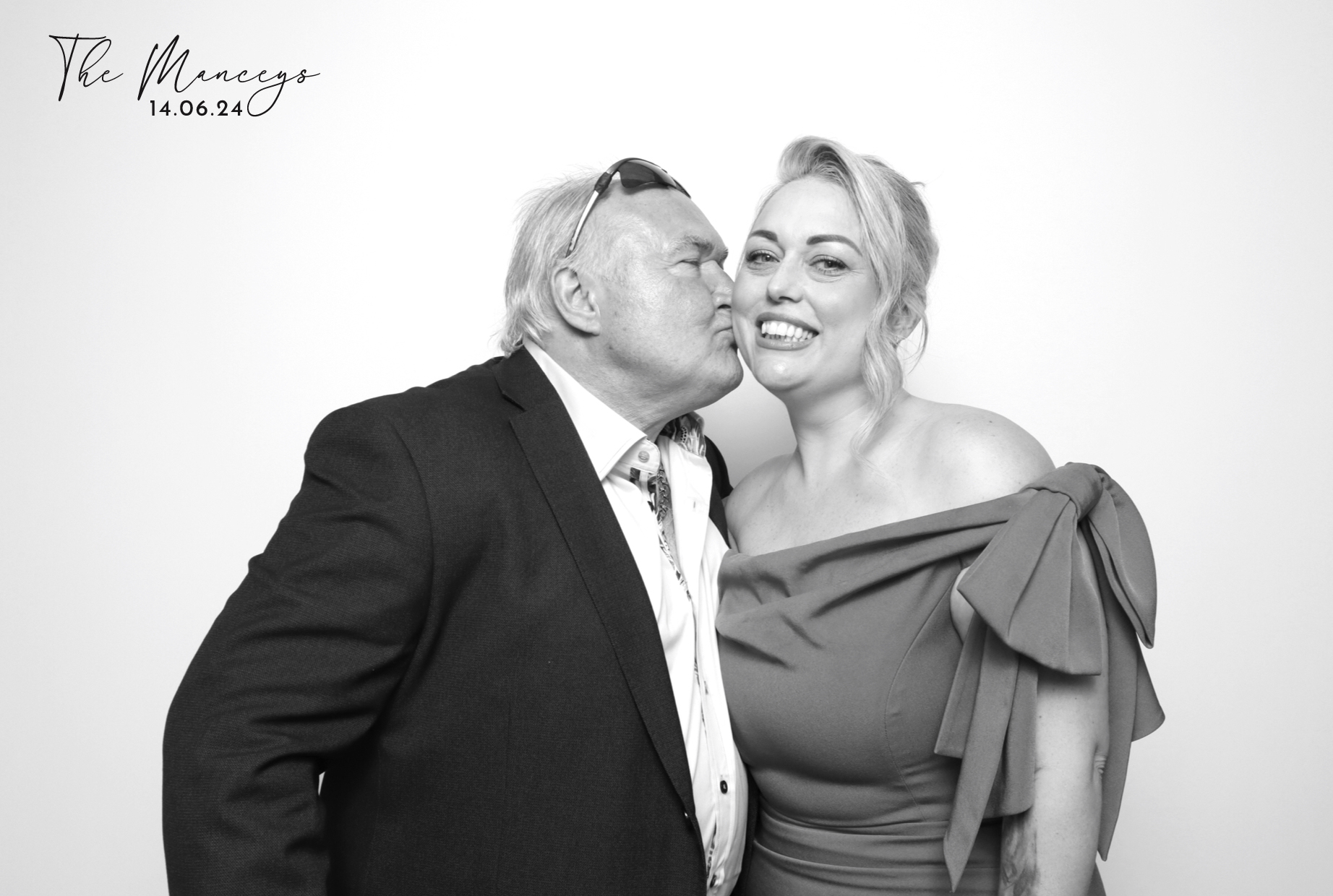 Adam & Alana | View more photos from the event at images.mobile-photo-booth.com/u/MobilePhotoBoothUK/Adam-Alana