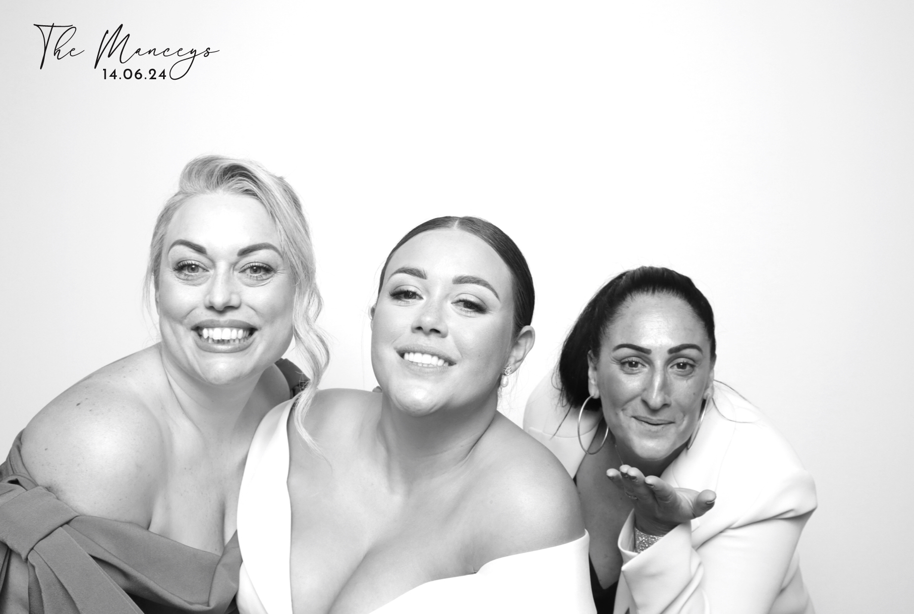 Adam & Alana | View more photos from the event at images.mobile-photo-booth.com/u/MobilePhotoBoothUK/Adam-Alana