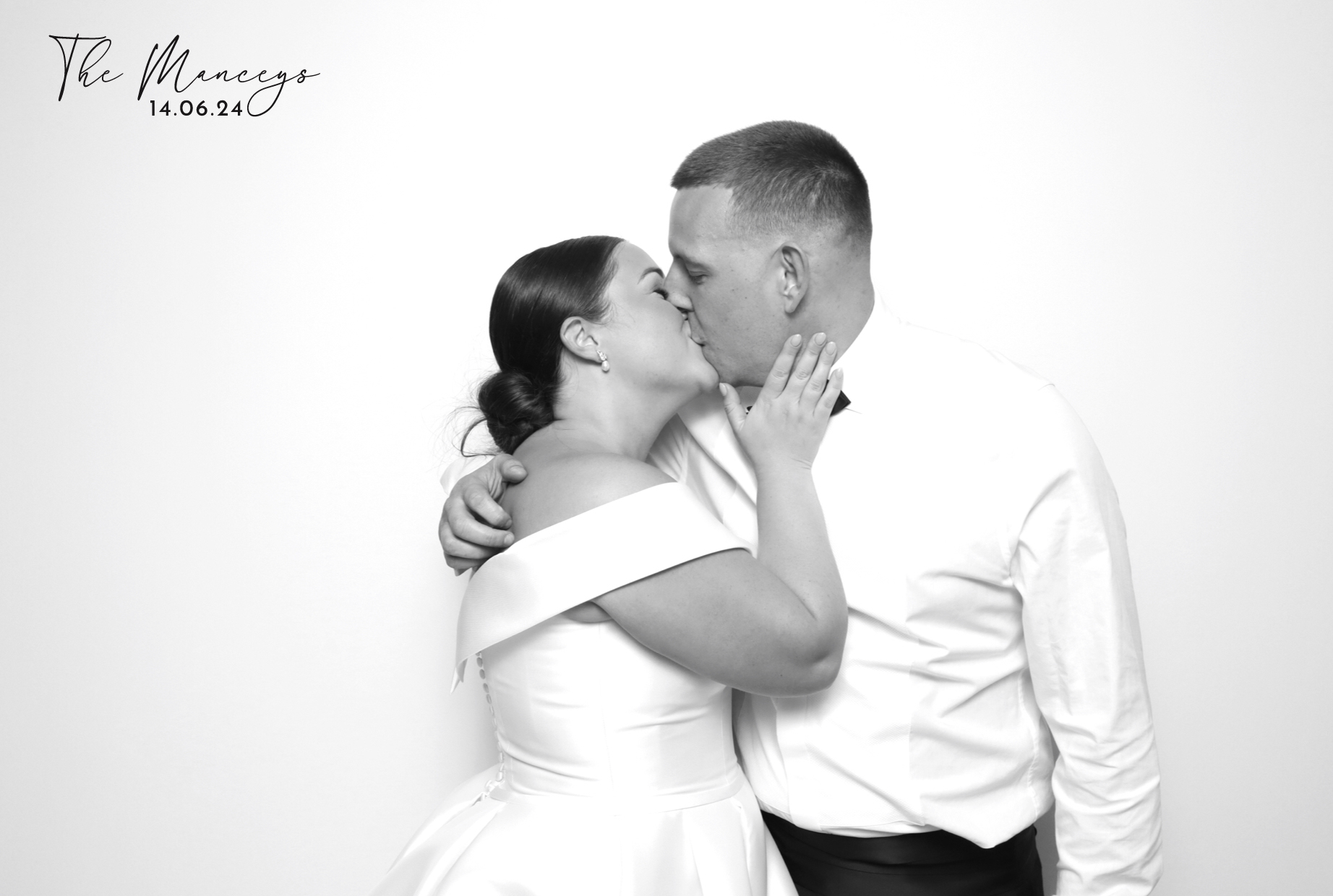 Adam & Alana | View more photos from the event at images.mobile-photo-booth.com/u/MobilePhotoBoothUK/Adam-Alana