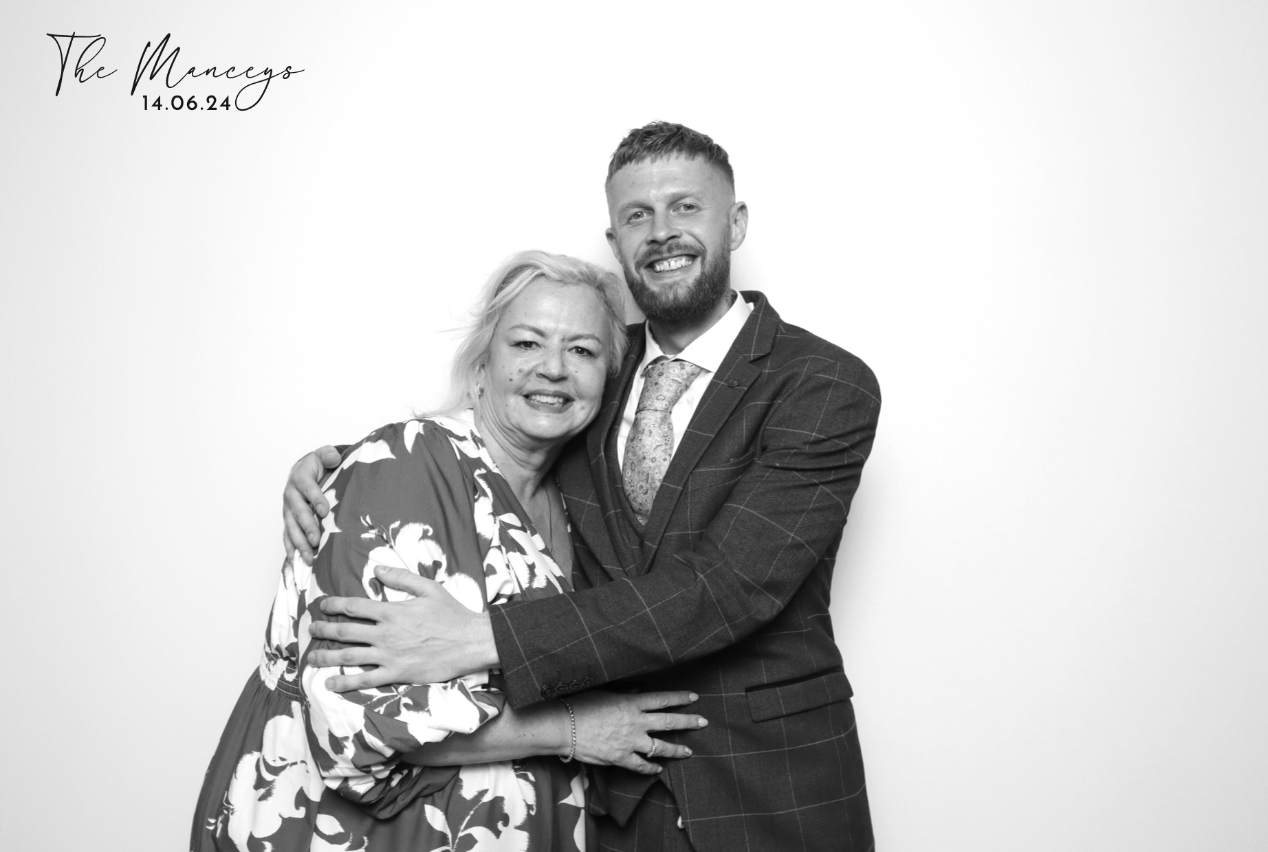 Adam & Alana | View more photos from the event at images.mobile-photo-booth.com/u/MobilePhotoBoothUK/Adam-Alana