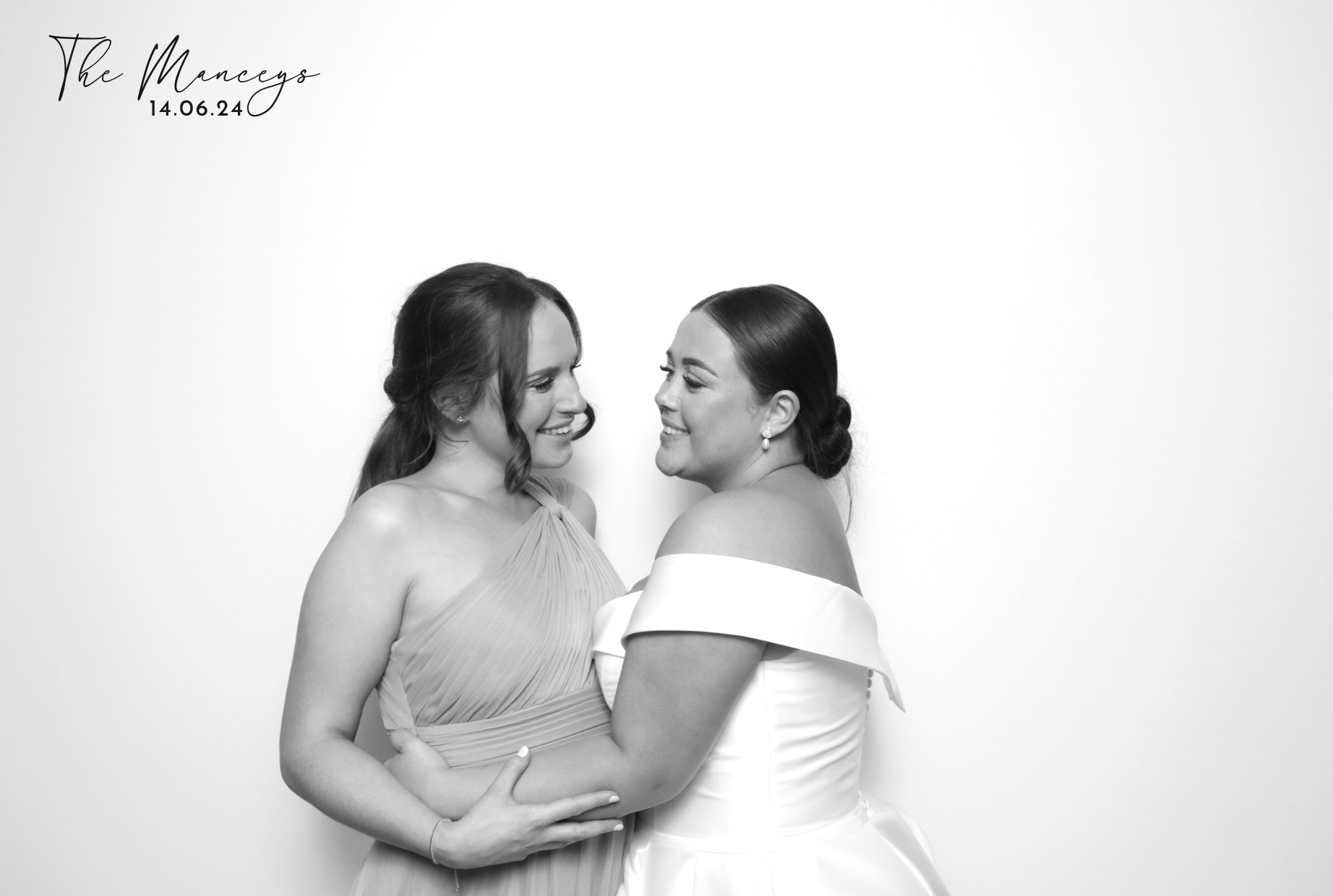 Adam & Alana | View more photos from the event at images.mobile-photo-booth.com/u/MobilePhotoBoothUK/Adam-Alana