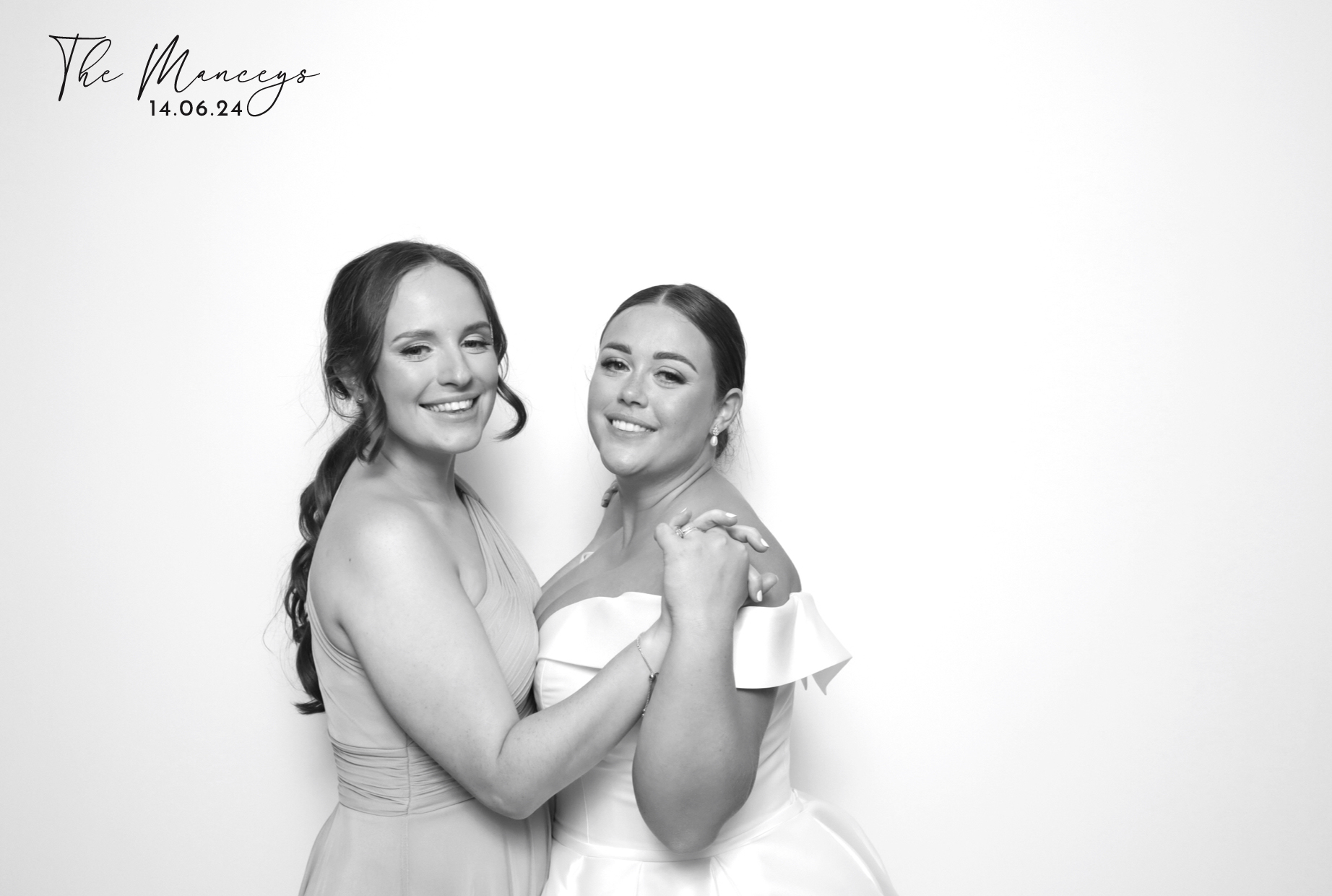 Adam & Alana | View more photos from the event at images.mobile-photo-booth.com/u/MobilePhotoBoothUK/Adam-Alana