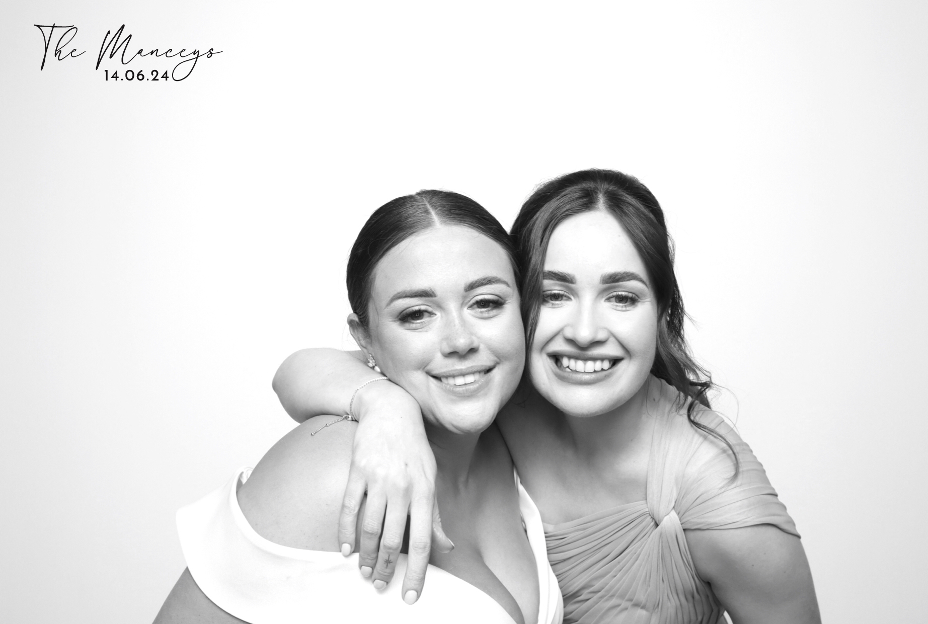 Adam & Alana | View more photos from the event at images.mobile-photo-booth.com/u/MobilePhotoBoothUK/Adam-Alana