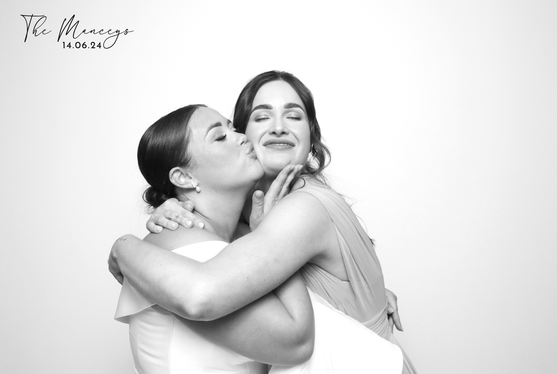 Adam & Alana | View more photos from the event at images.mobile-photo-booth.com/u/MobilePhotoBoothUK/Adam-Alana