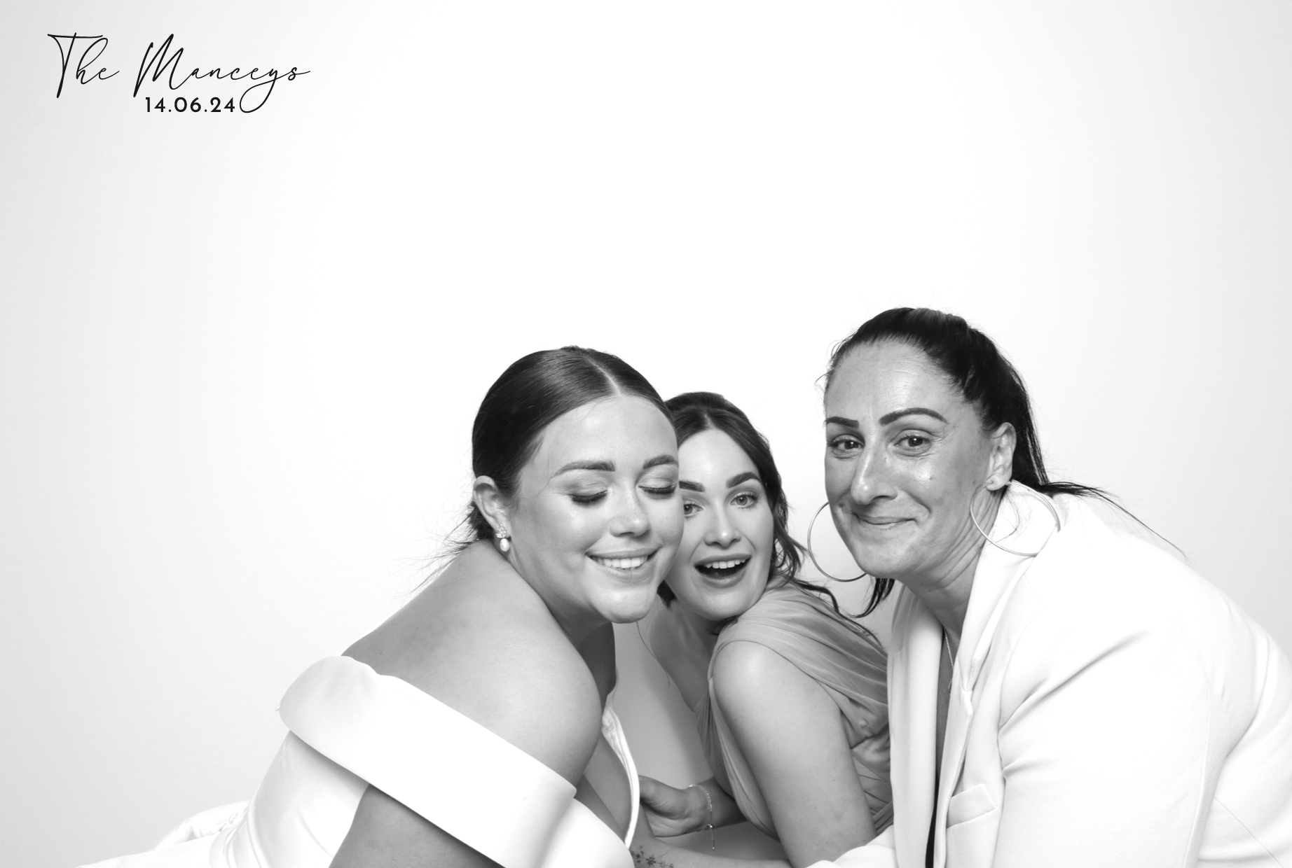 Adam & Alana | View more photos from the event at images.mobile-photo-booth.com/u/MobilePhotoBoothUK/Adam-Alana
