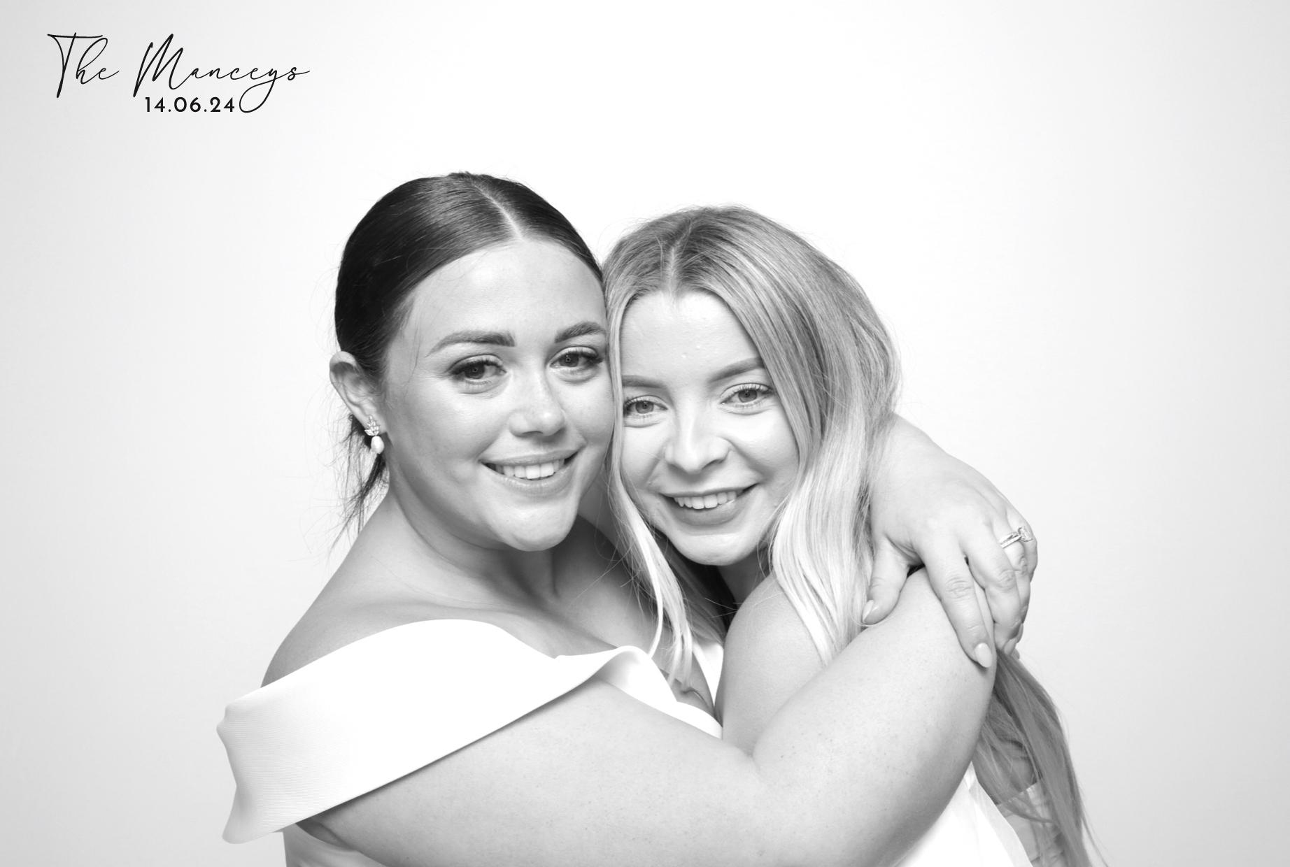 Adam & Alana | View more photos from the event at images.mobile-photo-booth.com/u/MobilePhotoBoothUK/Adam-Alana