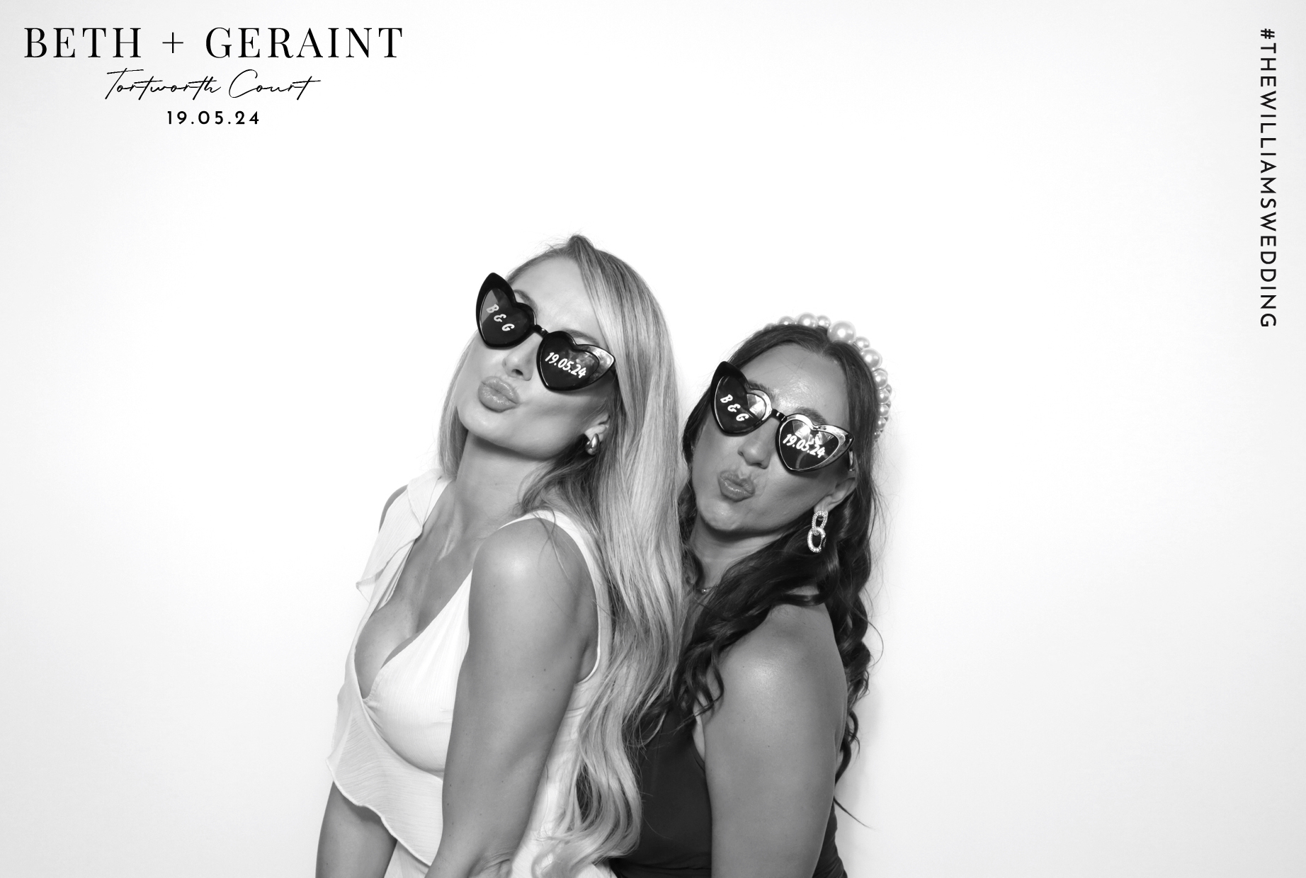 Beth & Geraint | View more photos from the event at images.mobile-photo-booth.com/u/MobilePhotoBoothUK/Beth-Geraint