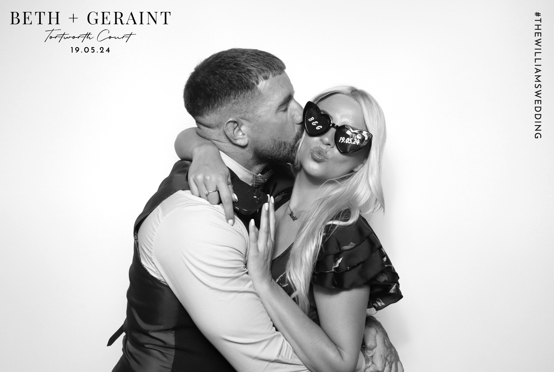 Beth & Geraint | View more photos from the event at images.mobile-photo-booth.com/u/MobilePhotoBoothUK/Beth-Geraint