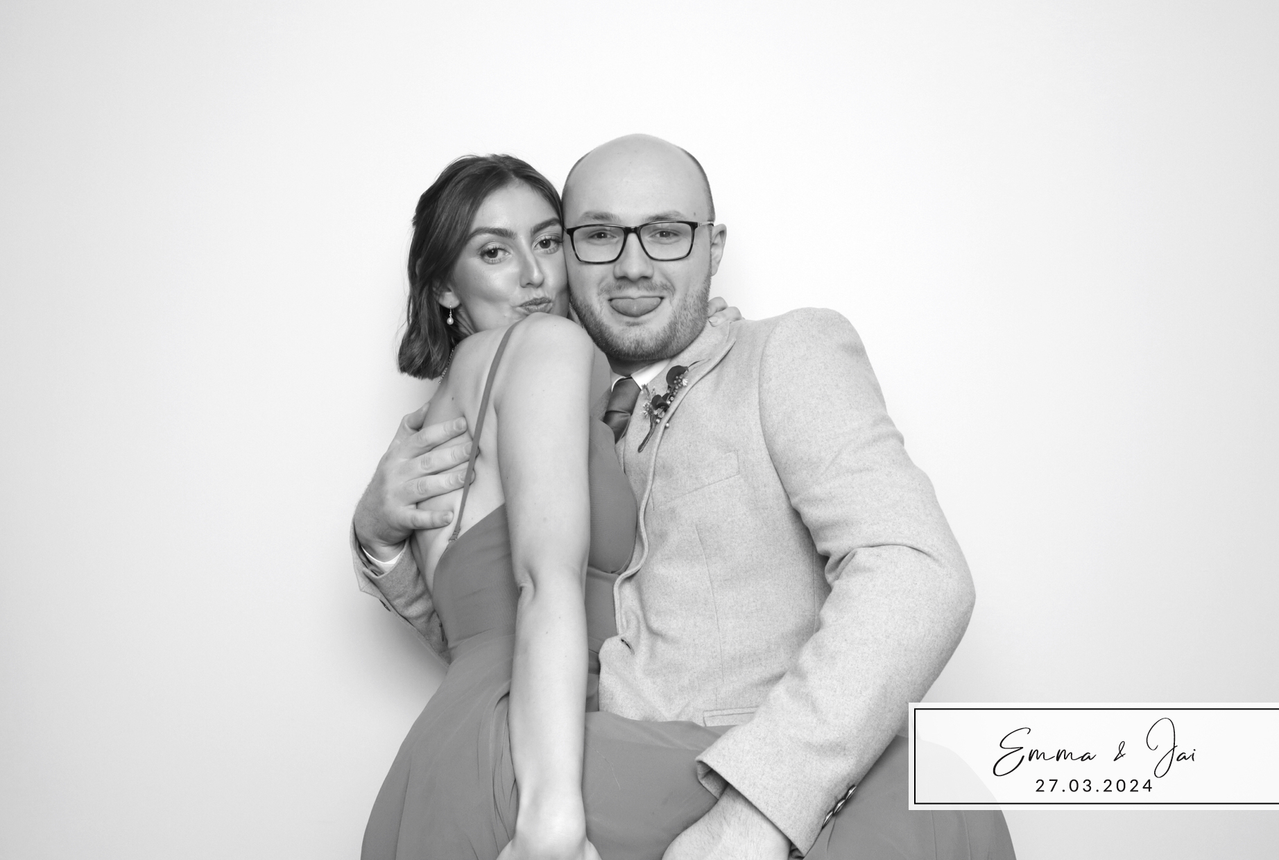 Emma & Jai | View more photos from the event at images.mobile-photo-booth.com/u/MobilePhotoBoothUK/Emma-Jai