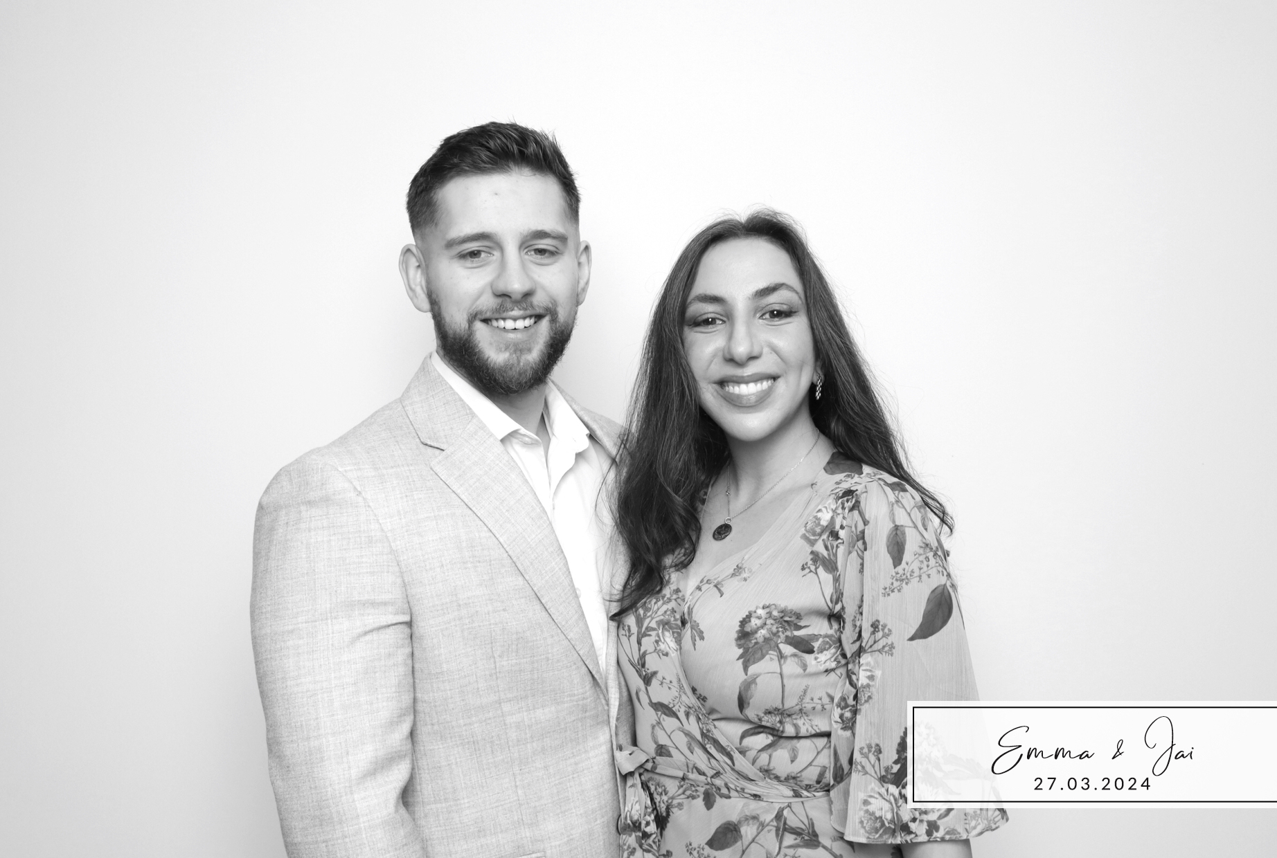 Emma & Jai | View more photos from the event at images.mobile-photo-booth.com/u/MobilePhotoBoothUK/Emma-Jai