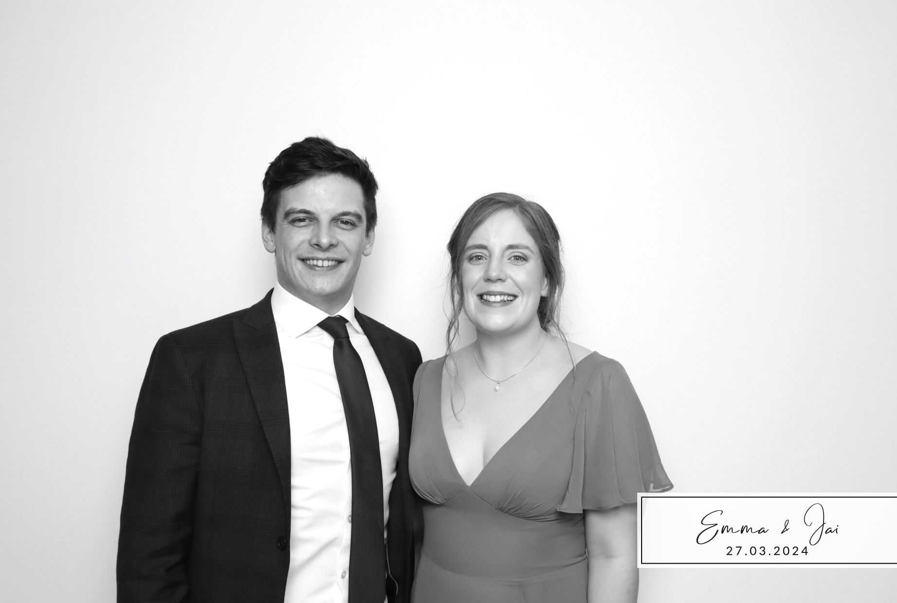 Emma & Jai | View more photos from the event at images.mobile-photo-booth.com/u/MobilePhotoBoothUK/Emma-Jai