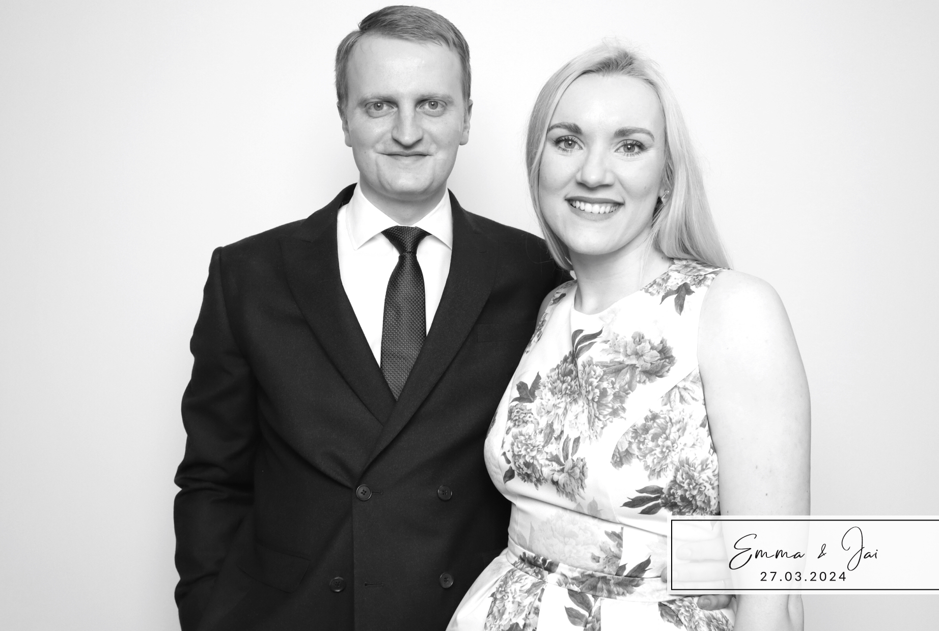 Emma & Jai | View more photos from the event at images.mobile-photo-booth.com/u/MobilePhotoBoothUK/Emma-Jai