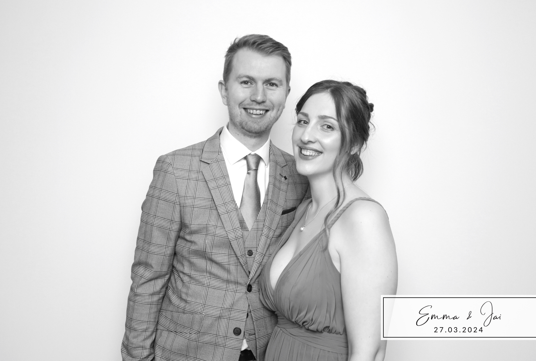 Emma & Jai | View more photos from the event at images.mobile-photo-booth.com/u/MobilePhotoBoothUK/Emma-Jai