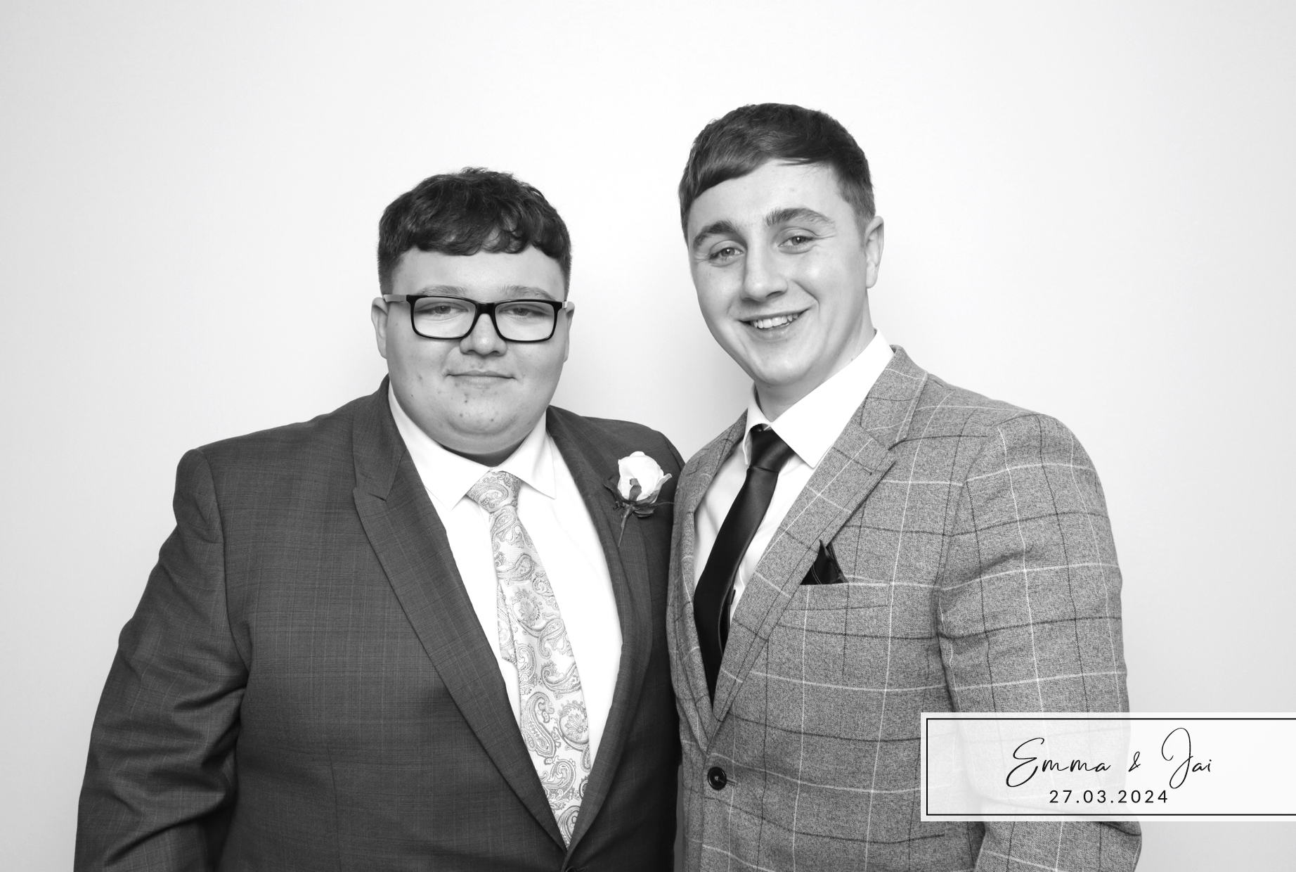 Emma & Jai | View more photos from the event at images.mobile-photo-booth.com/u/MobilePhotoBoothUK/Emma-Jai