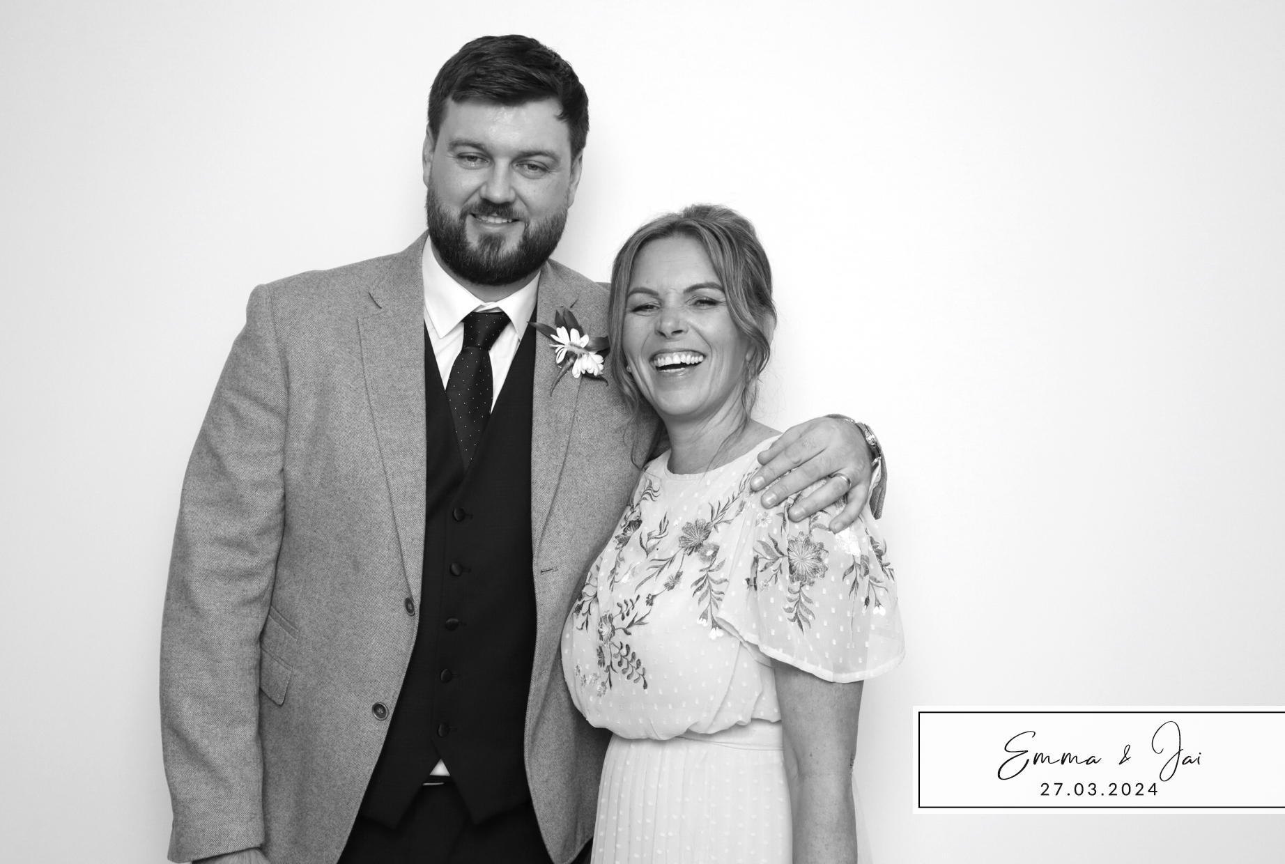 Emma & Jai | View more photos from the event at images.mobile-photo-booth.com/u/MobilePhotoBoothUK/Emma-Jai