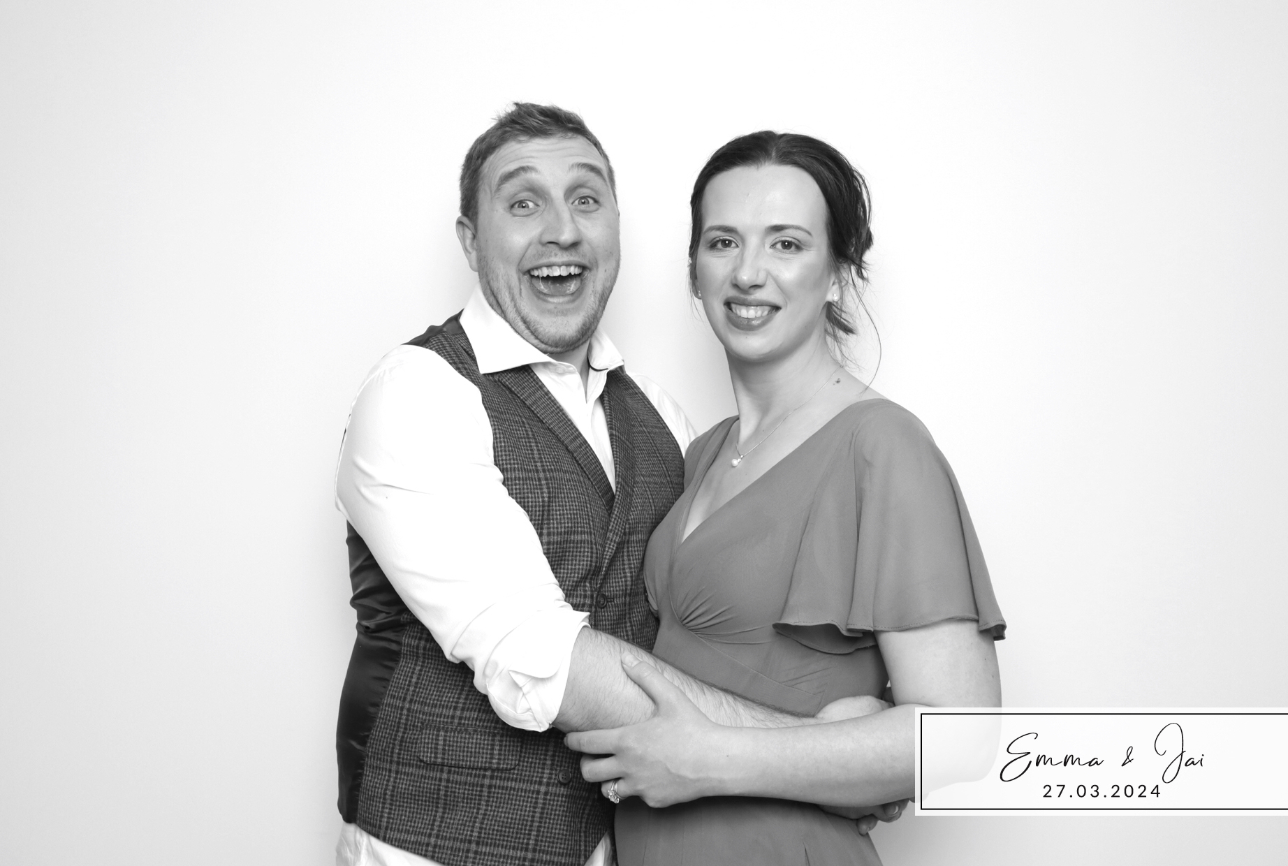 Emma & Jai | View more photos from the event at images.mobile-photo-booth.com/u/MobilePhotoBoothUK/Emma-Jai