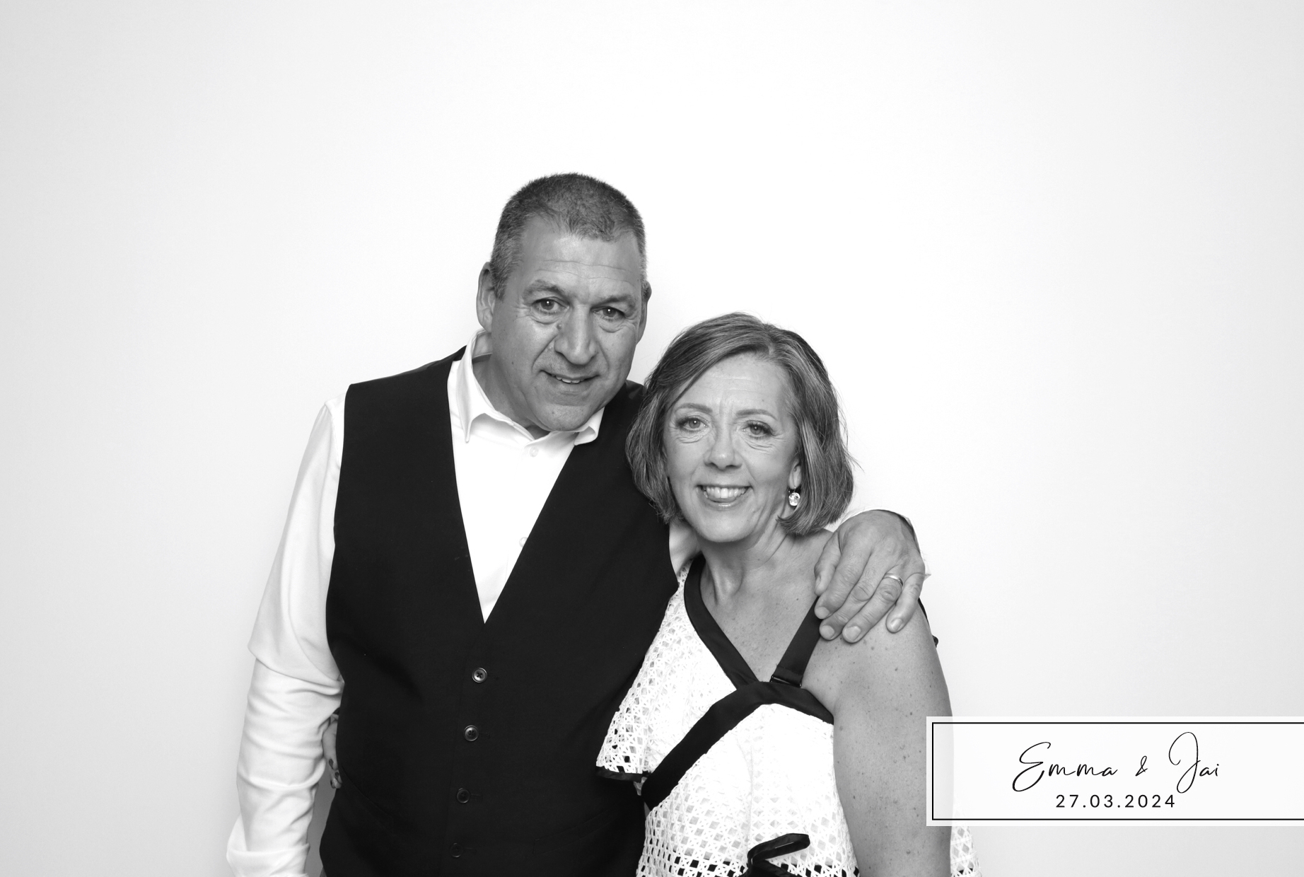 Emma & Jai | View more photos from the event at images.mobile-photo-booth.com/u/MobilePhotoBoothUK/Emma-Jai