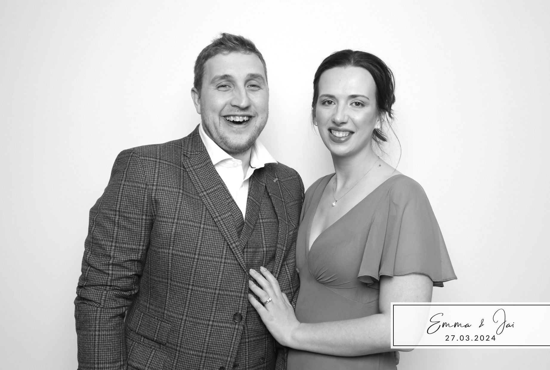 Emma & Jai | View more photos from the event at images.mobile-photo-booth.com/u/MobilePhotoBoothUK/Emma-Jai