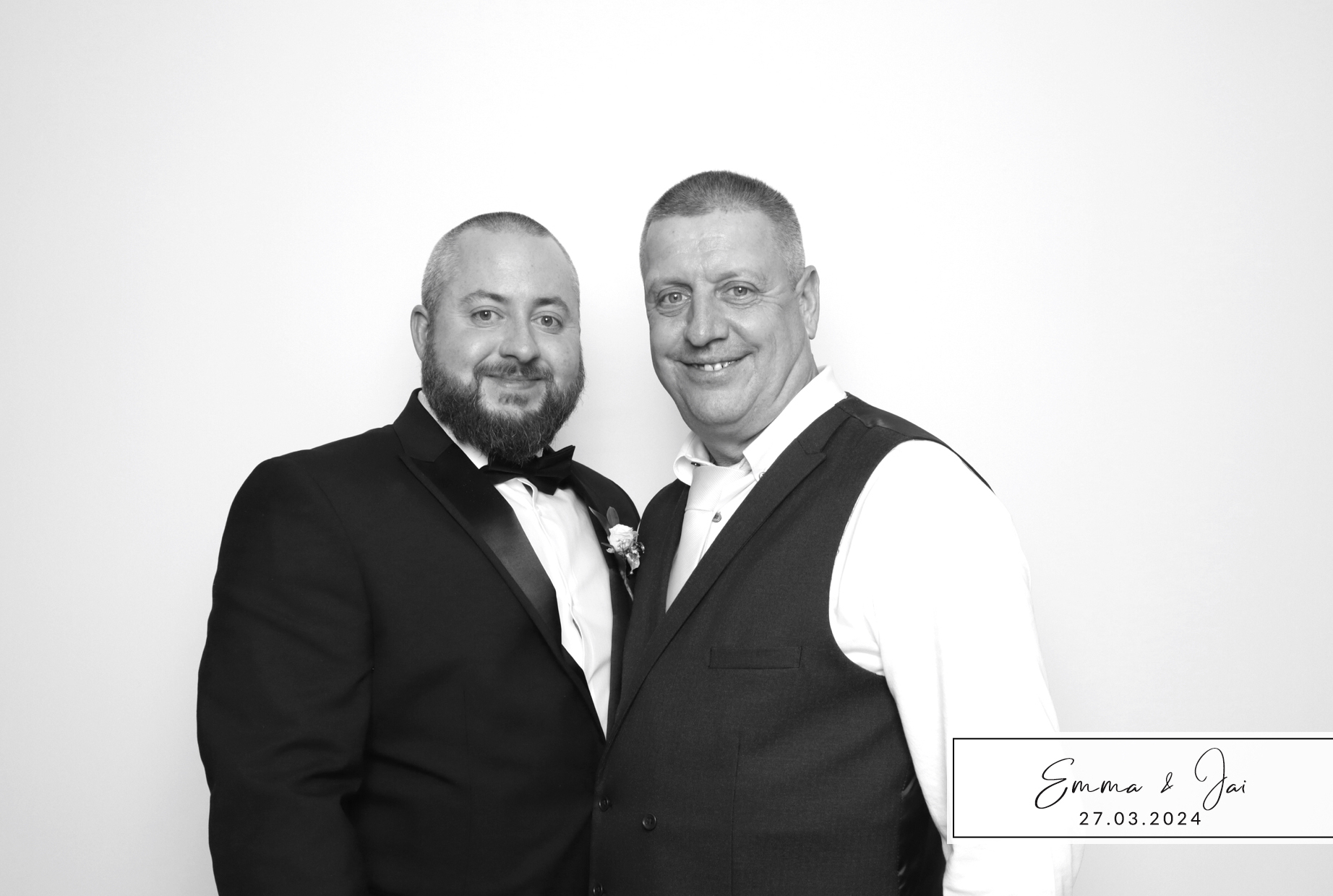 Emma & Jai | View more photos from the event at images.mobile-photo-booth.com/u/MobilePhotoBoothUK/Emma-Jai