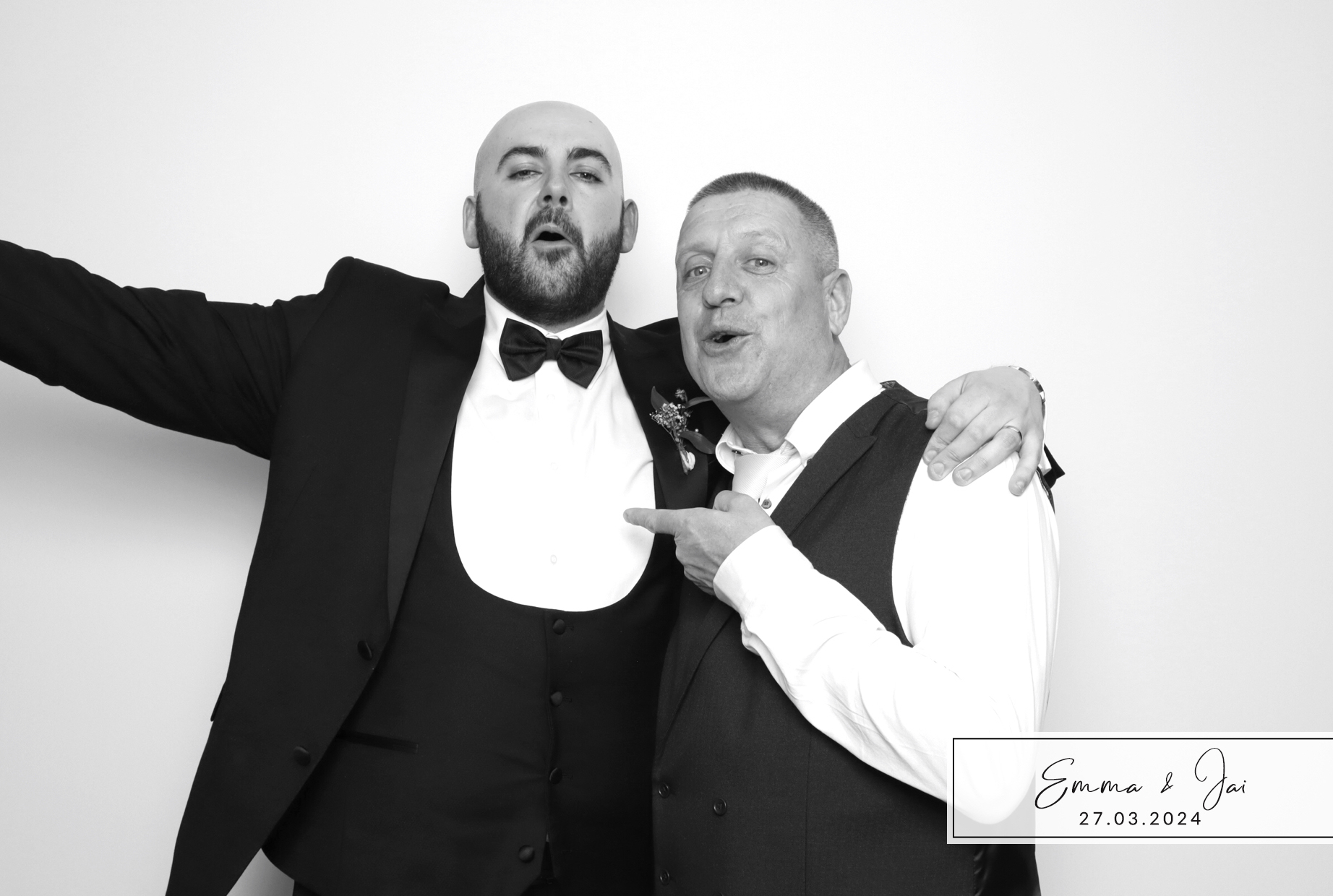 Emma & Jai | View more photos from the event at images.mobile-photo-booth.com/u/MobilePhotoBoothUK/Emma-Jai