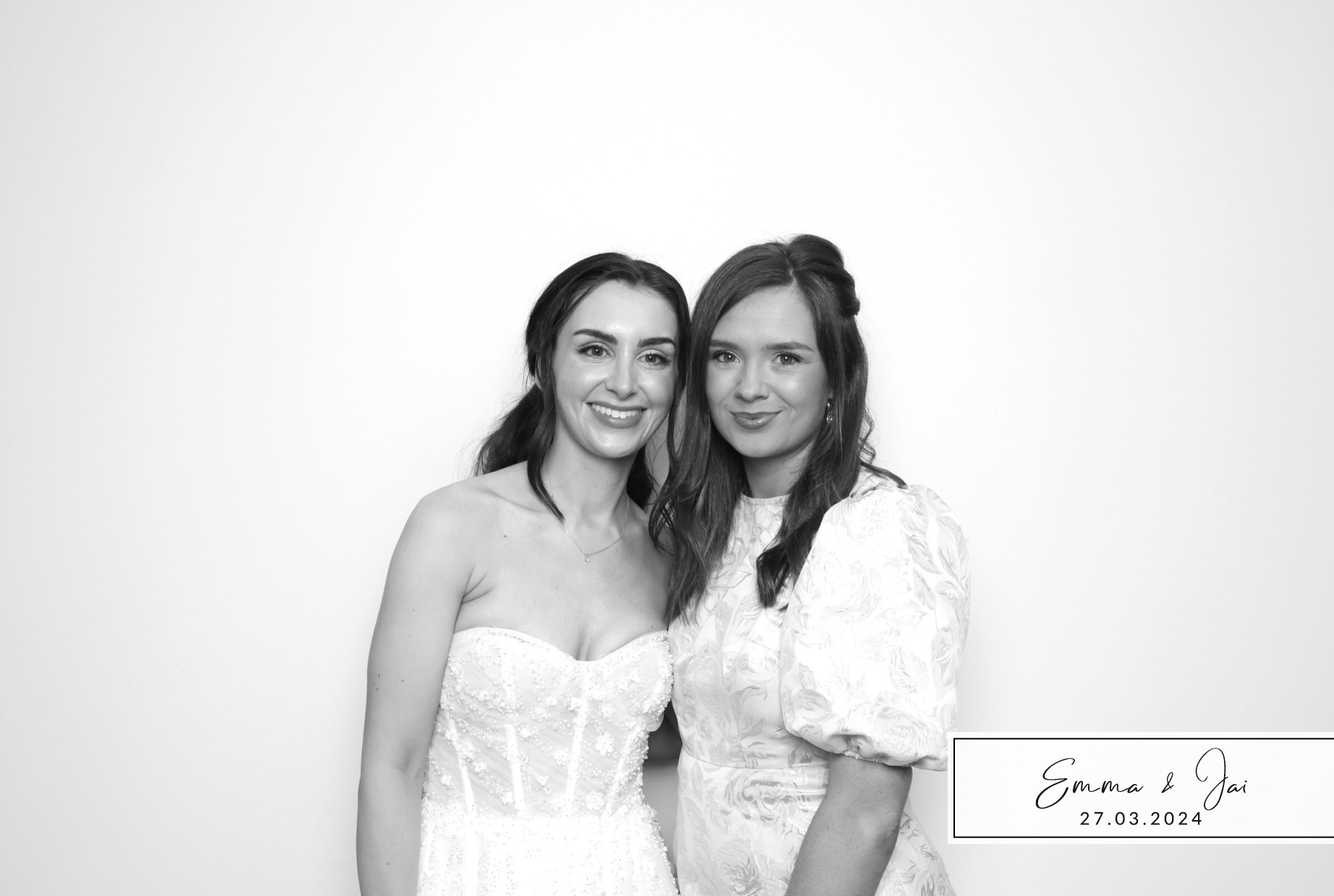 Emma & Jai | View more photos from the event at images.mobile-photo-booth.com/u/MobilePhotoBoothUK/Emma-Jai