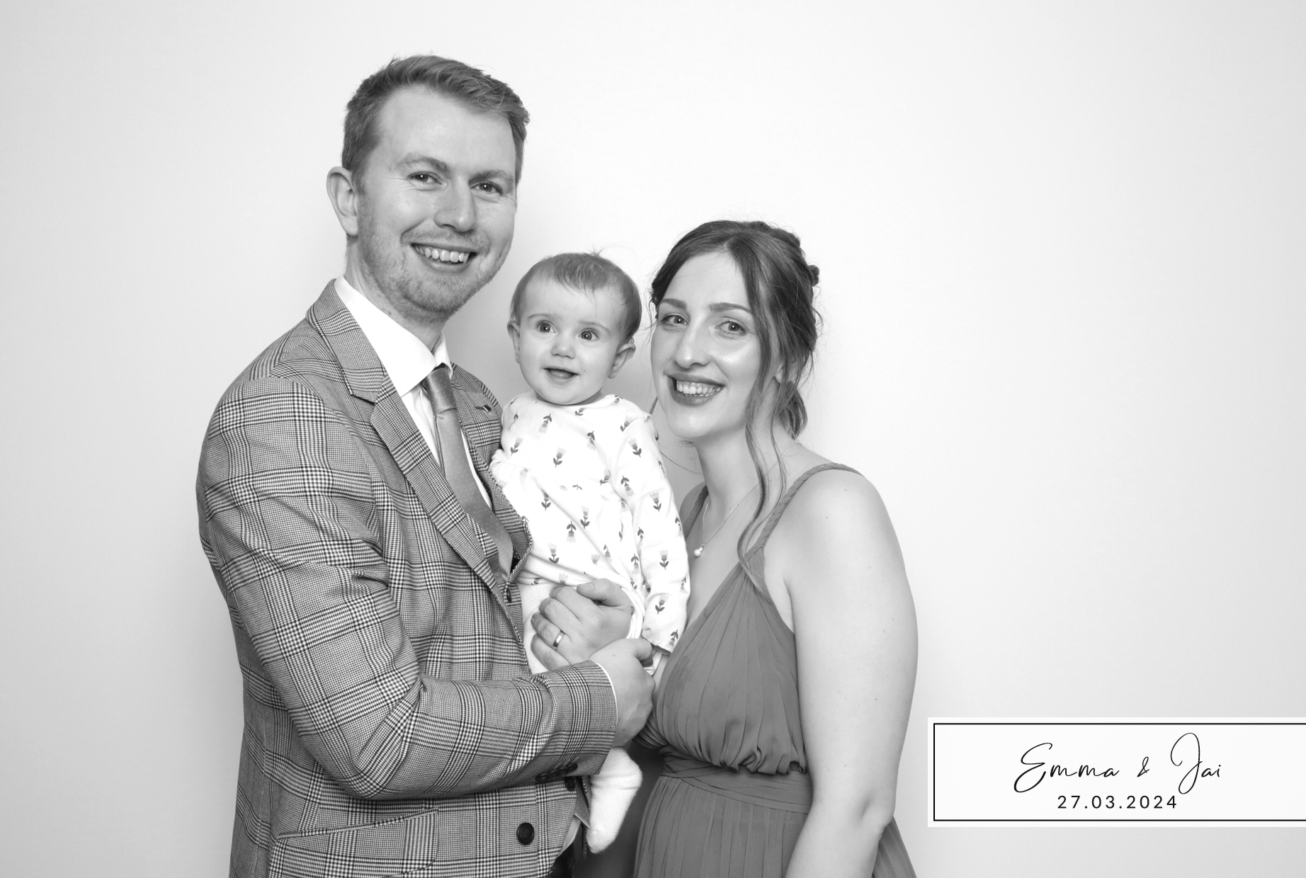 Emma & Jai | View more photos from the event at images.mobile-photo-booth.com/u/MobilePhotoBoothUK/Emma-Jai