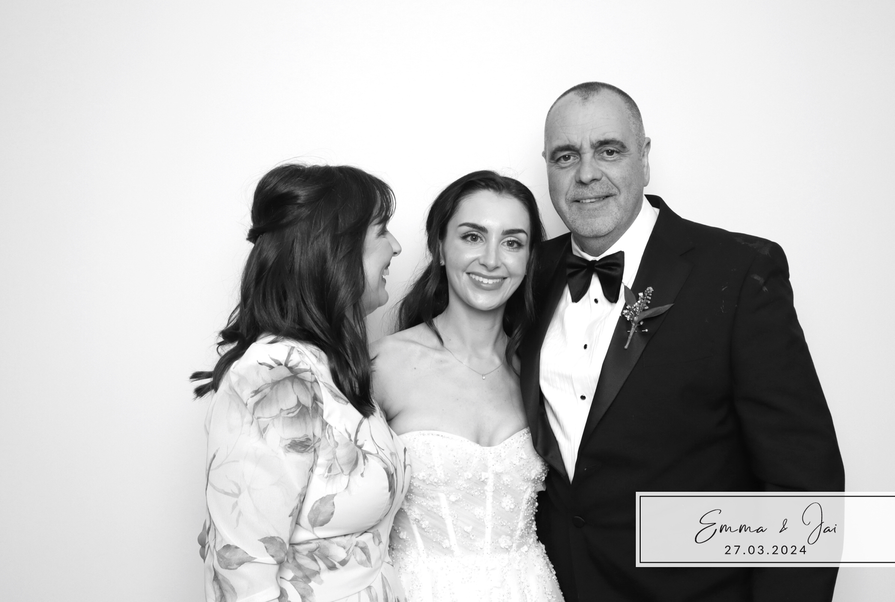 Emma & Jai | View more photos from the event at images.mobile-photo-booth.com/u/MobilePhotoBoothUK/Emma-Jai