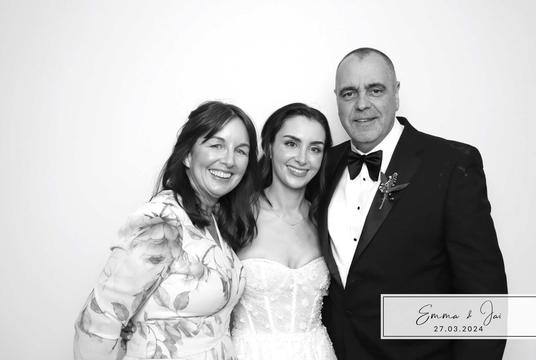 Emma & Jai | View more photos from the event at images.mobile-photo-booth.com/u/MobilePhotoBoothUK/Emma-Jai