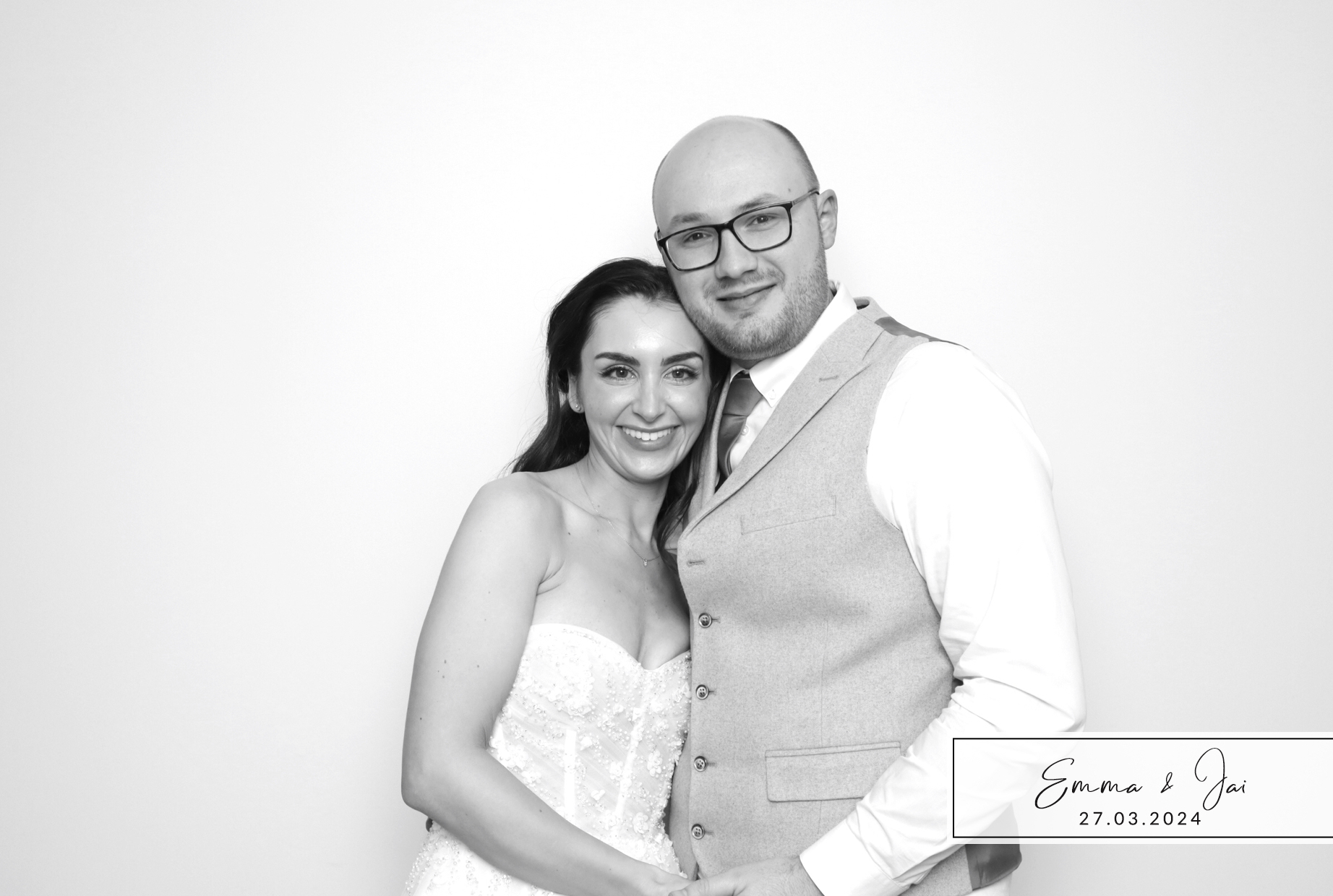Emma & Jai | View more photos from the event at images.mobile-photo-booth.com/u/MobilePhotoBoothUK/Emma-Jai