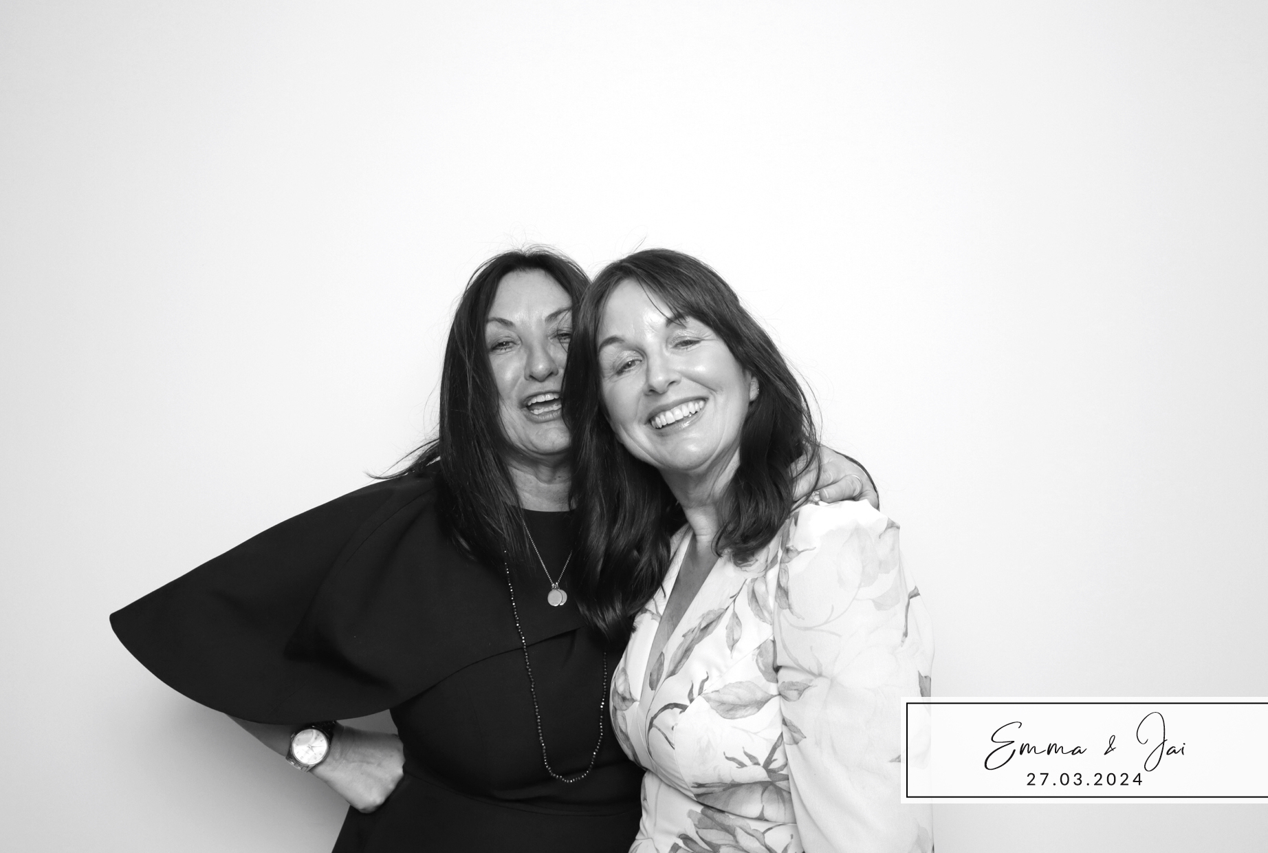 Emma & Jai | View more photos from the event at images.mobile-photo-booth.com/u/MobilePhotoBoothUK/Emma-Jai