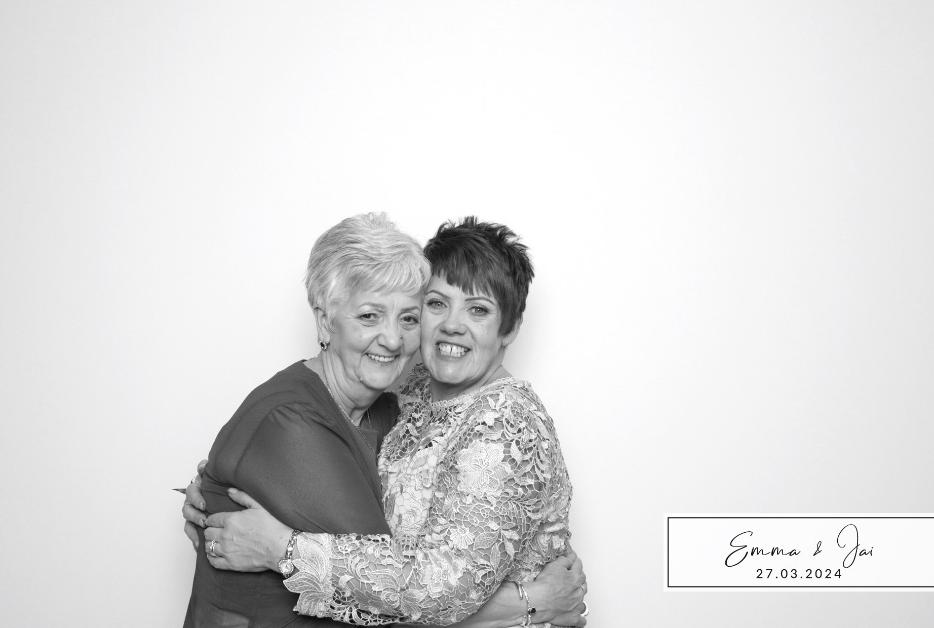 Emma & Jai | View more photos from the event at images.mobile-photo-booth.com/u/MobilePhotoBoothUK/Emma-Jai