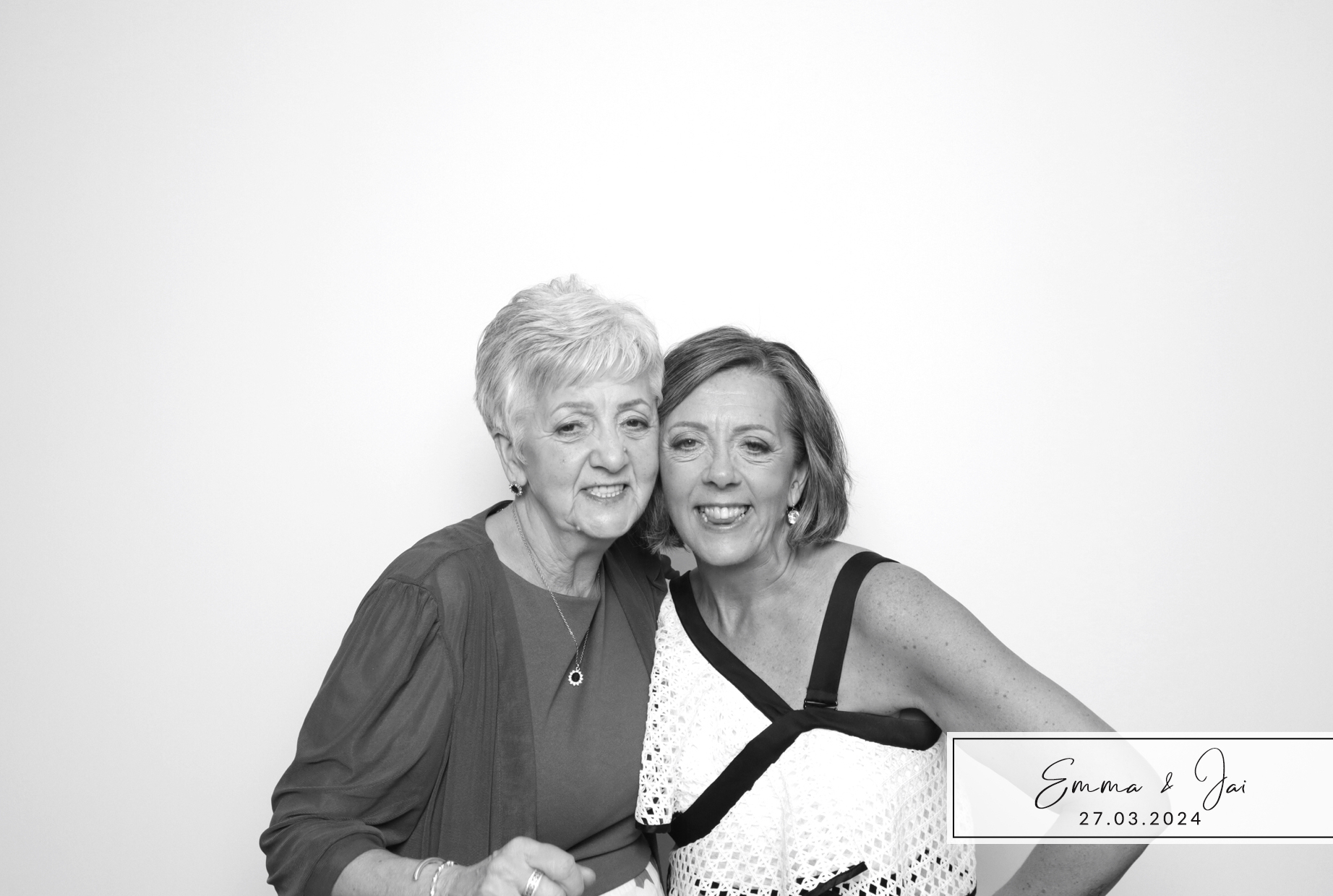 Emma & Jai | View more photos from the event at images.mobile-photo-booth.com/u/MobilePhotoBoothUK/Emma-Jai