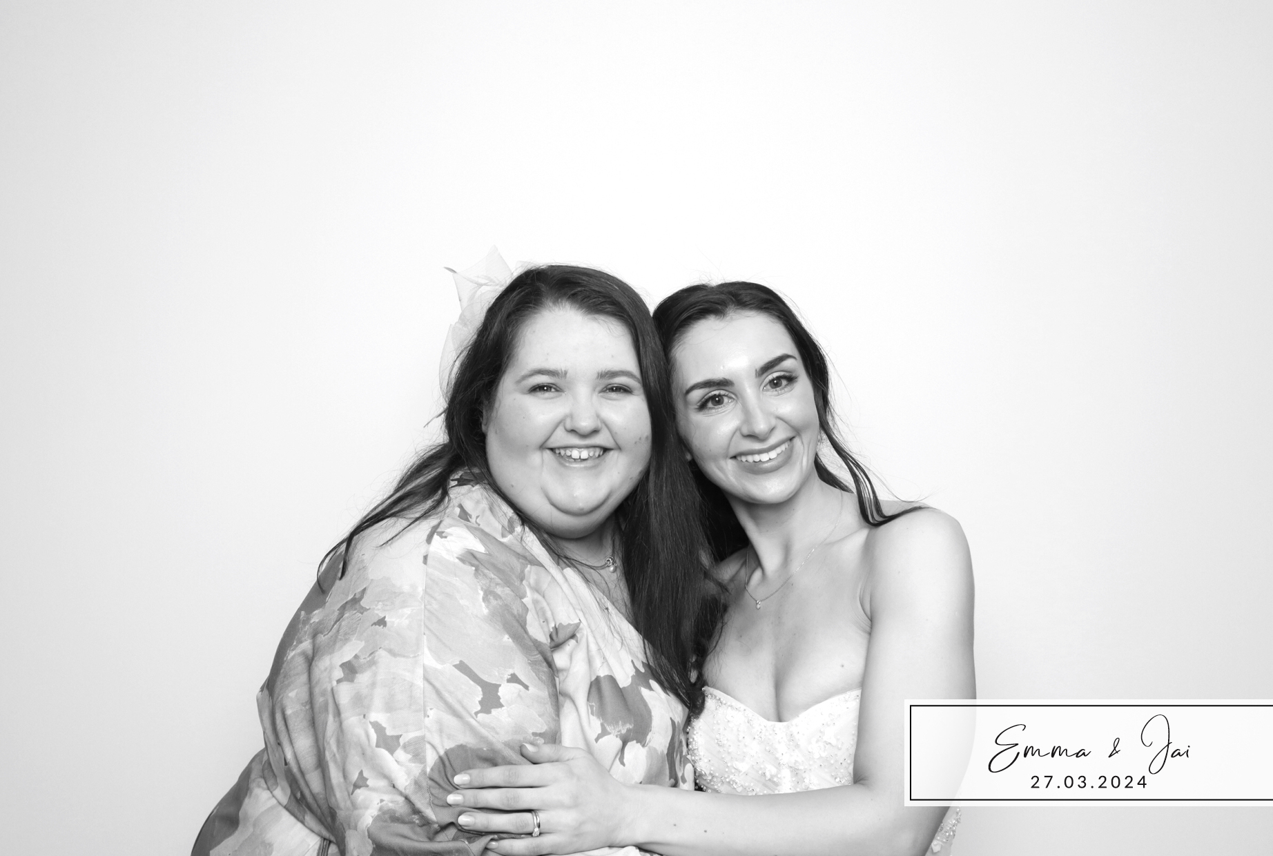 Emma & Jai | View more photos from the event at images.mobile-photo-booth.com/u/MobilePhotoBoothUK/Emma-Jai
