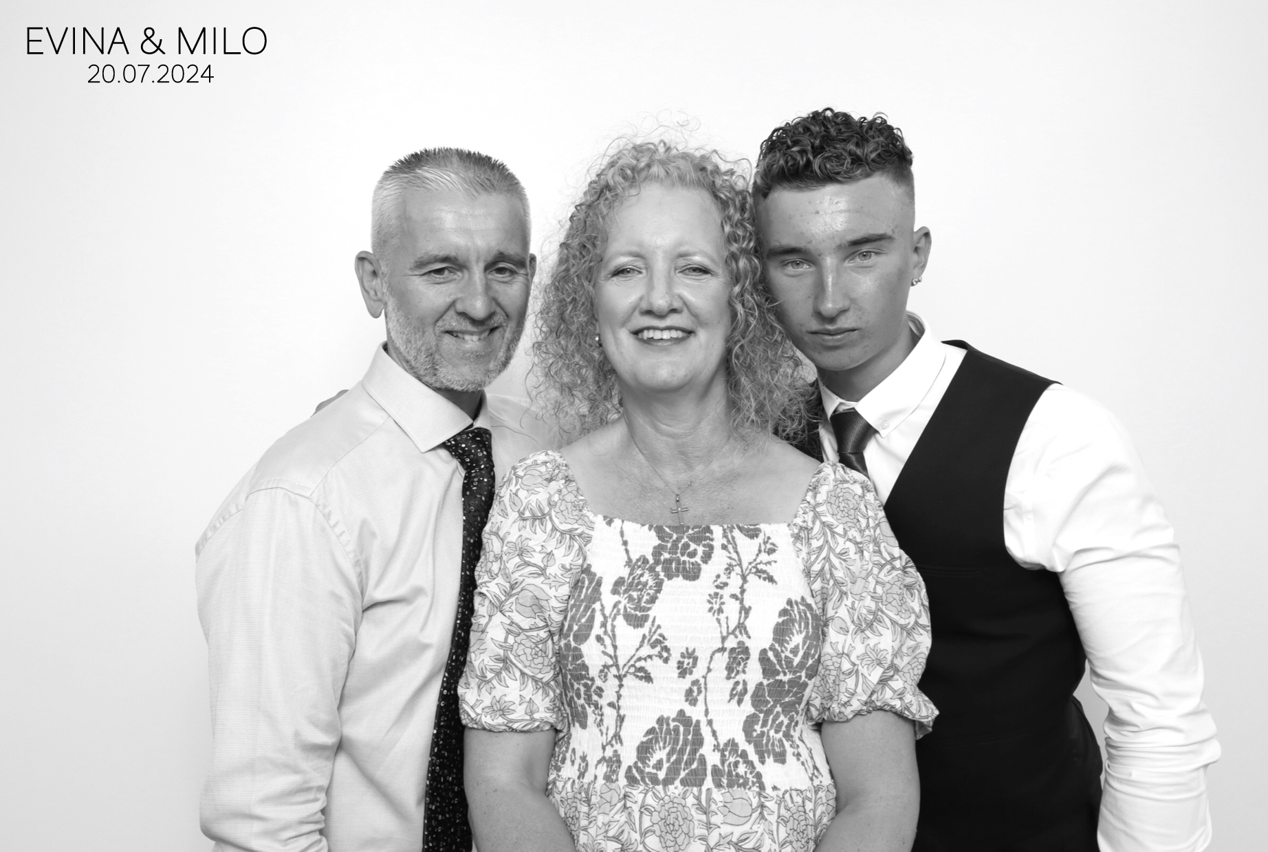 Evina & MIlo | View more photos from the event at images.mobile-photo-booth.com/u/MobilePhotoBoothUK/Evina-MIlo