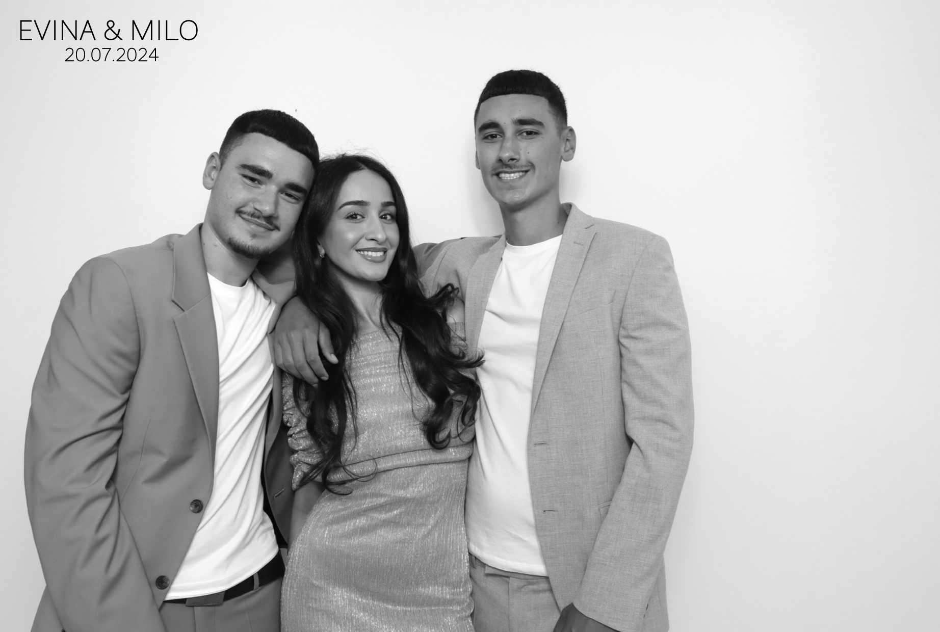 Evina & MIlo | View more photos from the event at images.mobile-photo-booth.com/u/MobilePhotoBoothUK/Evina-MIlo