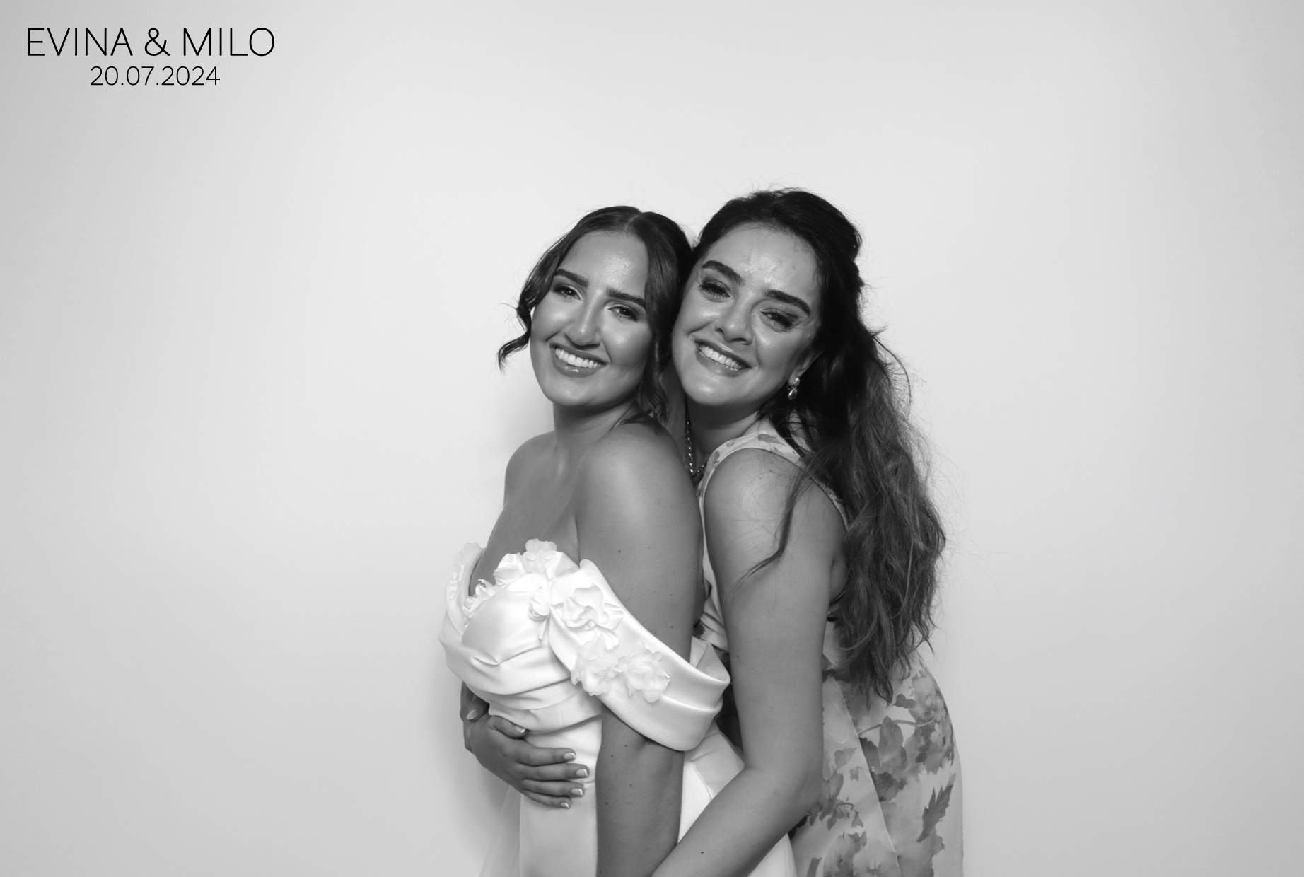 Evina & MIlo | View more photos from the event at images.mobile-photo-booth.com/u/MobilePhotoBoothUK/Evina-MIlo