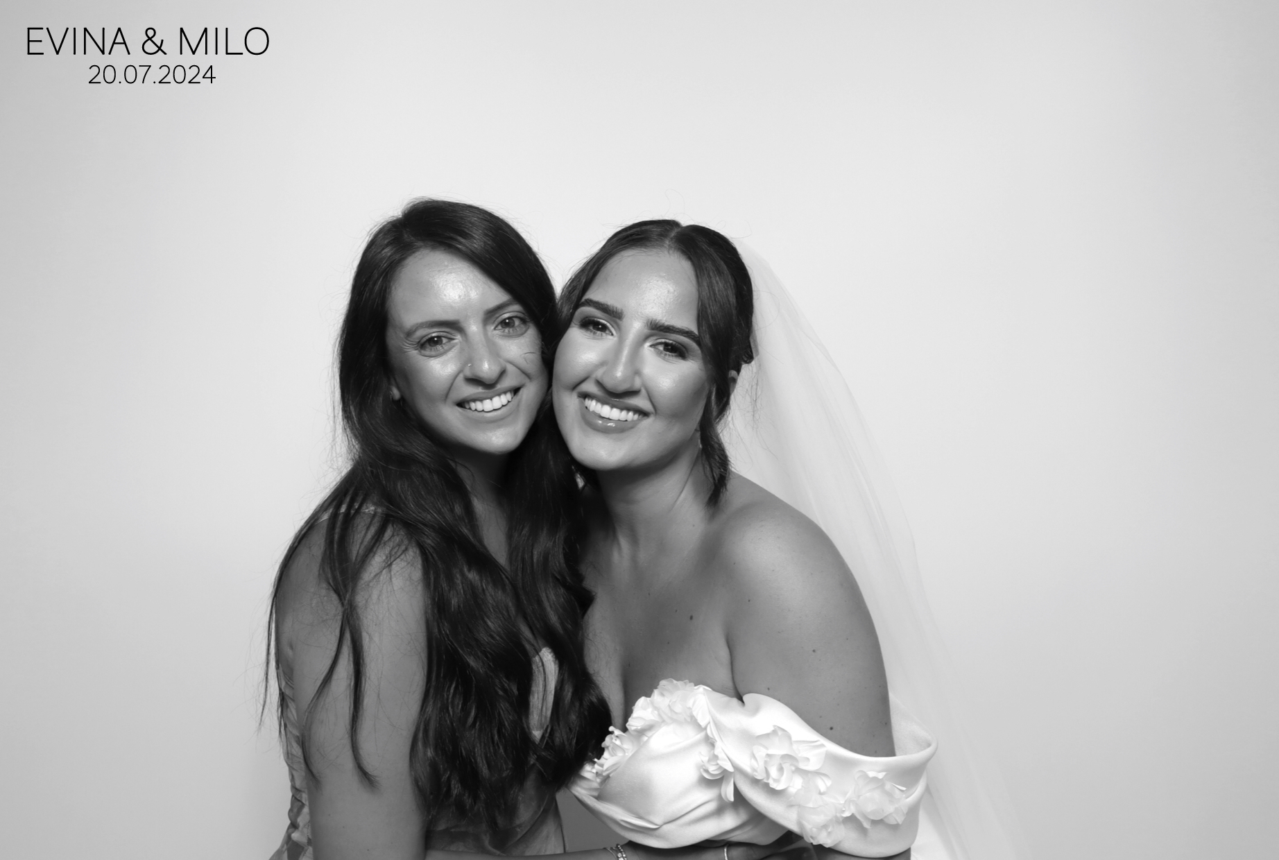Evina & MIlo | View more photos from the event at images.mobile-photo-booth.com/u/MobilePhotoBoothUK/Evina-MIlo