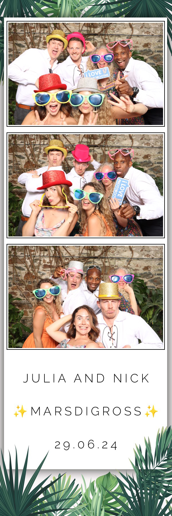 Julia & Nick | View more photos from the event at images.mobile-photo-booth.com/u/MobilePhotoBoothUK/Julia-Nick