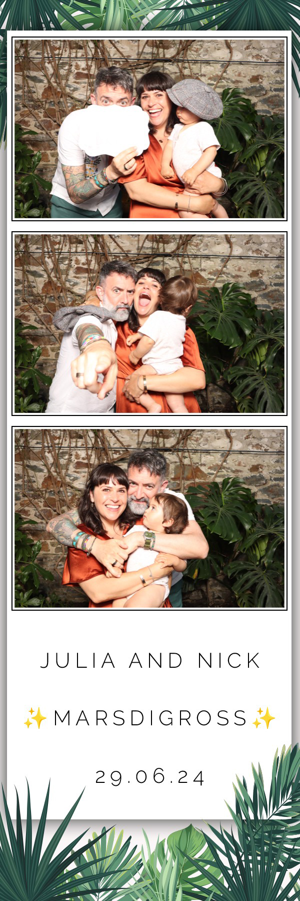 Julia & Nick | View more photos from the event at images.mobile-photo-booth.com/u/MobilePhotoBoothUK/Julia-Nick