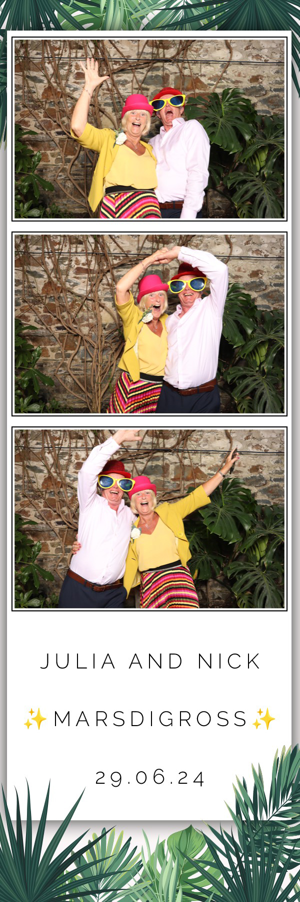 Julia & Nick | View more photos from the event at images.mobile-photo-booth.com/u/MobilePhotoBoothUK/Julia-Nick