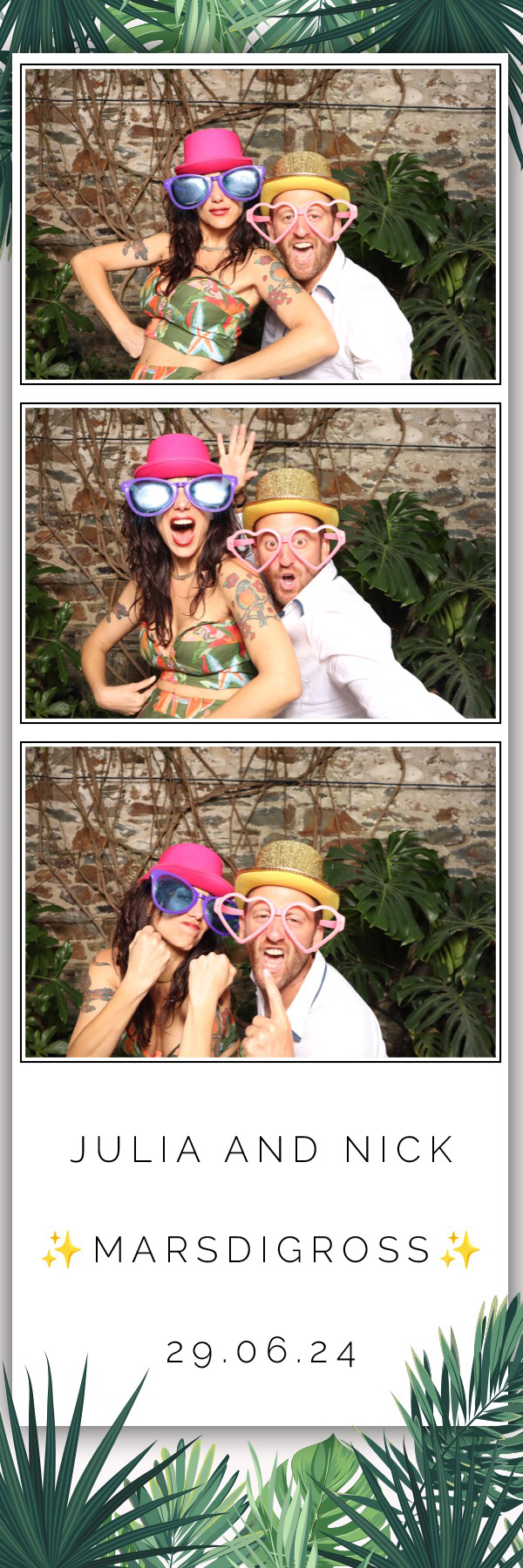 Julia & Nick | View more photos from the event at images.mobile-photo-booth.com/u/MobilePhotoBoothUK/Julia-Nick