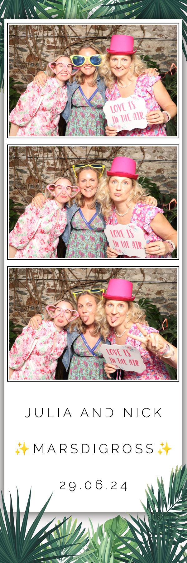 Julia & Nick | View more photos from the event at images.mobile-photo-booth.com/u/MobilePhotoBoothUK/Julia-Nick